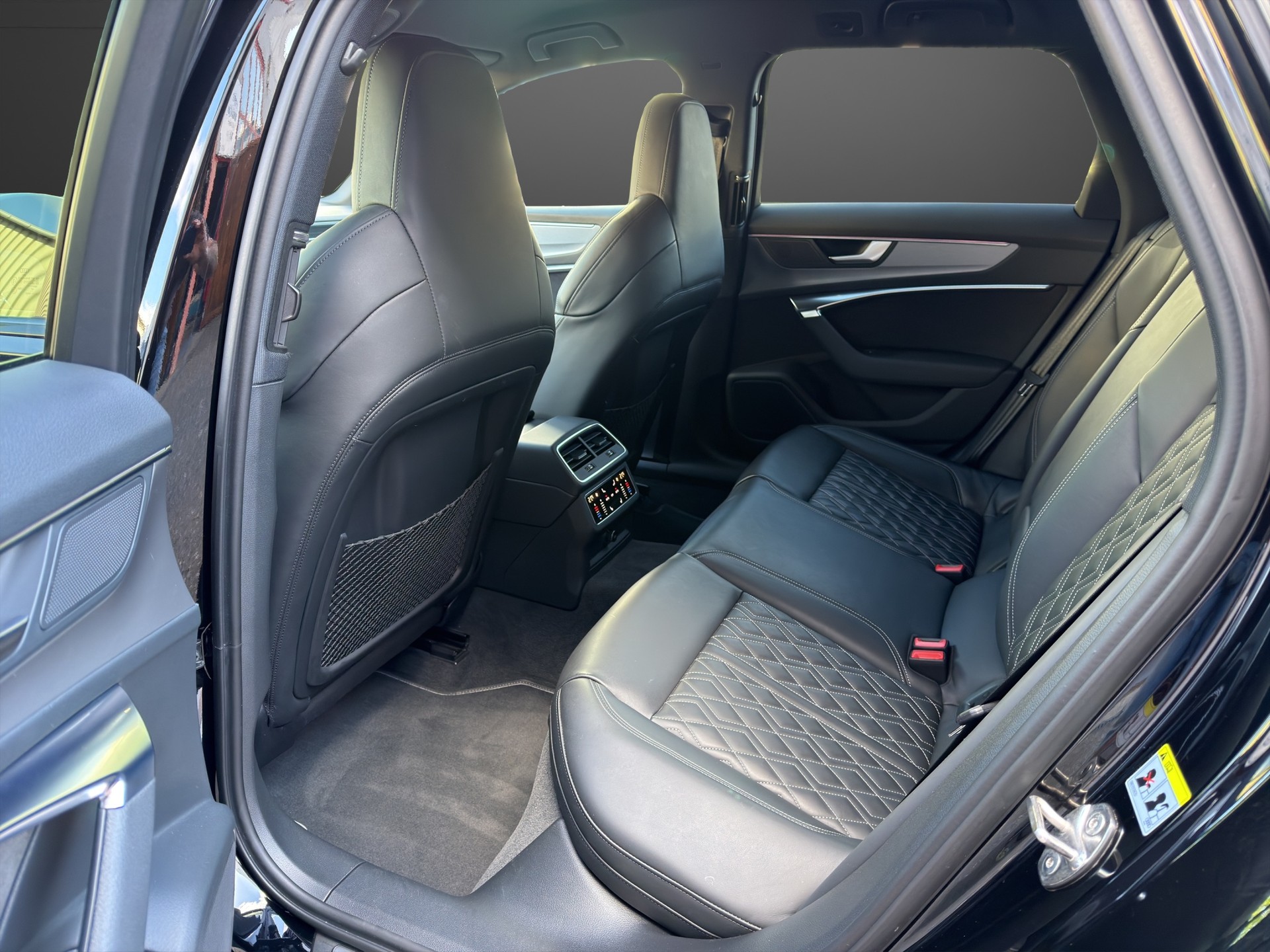 AUDI A6 Avant 40 TDI S Line Attraction quattro S-tronic MFK/AHK-image-14
