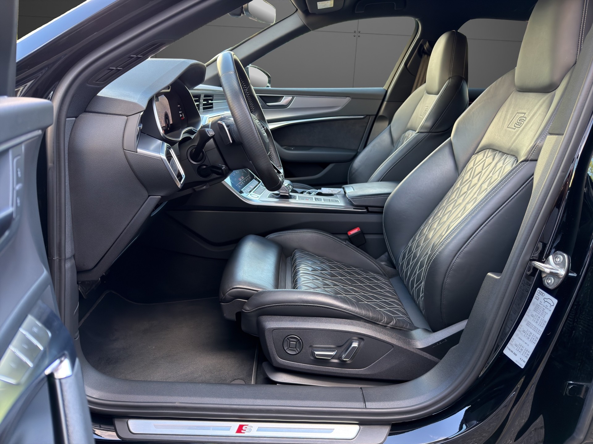 AUDI A6 Avant 40 TDI S Line Attraction quattro S-tronic MFK/AHK-image-11