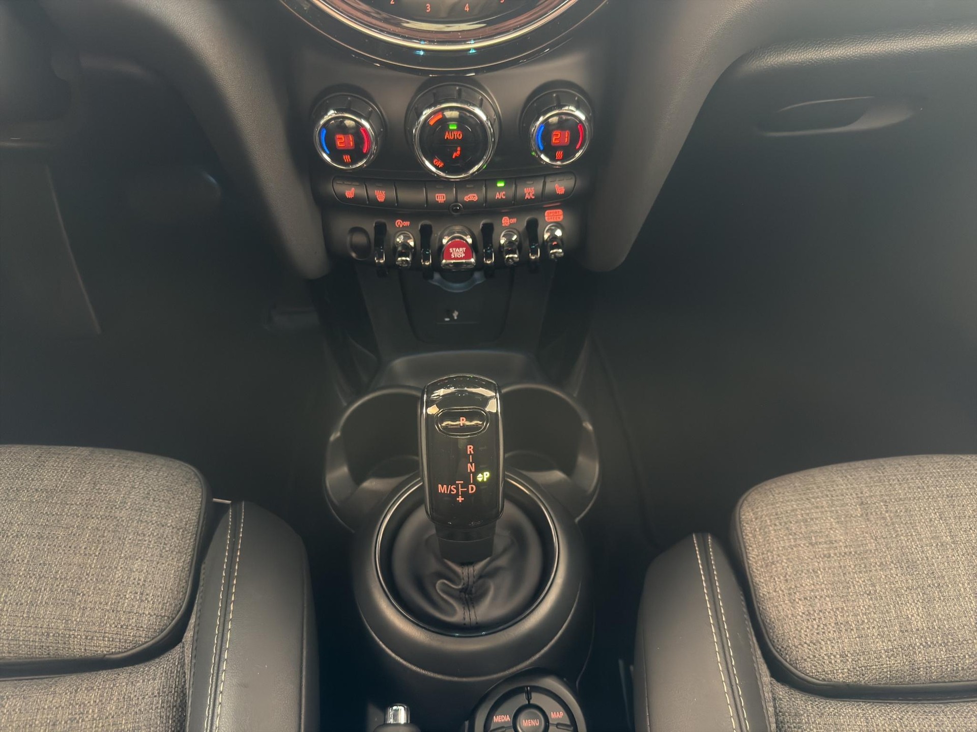 MINI Cooper 5door-image-15