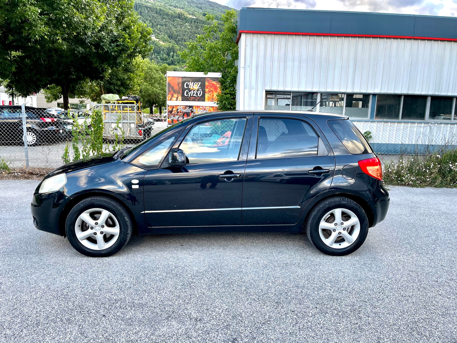 SUZUKI SX4 1.6 16V GL Top 2WD-showroom-element-1