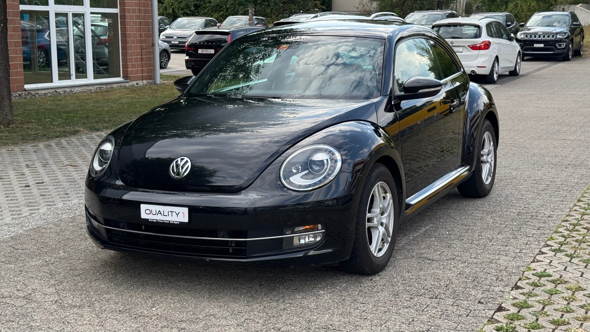 VW Beetle 2.0 TSI Sport DSG-image-1