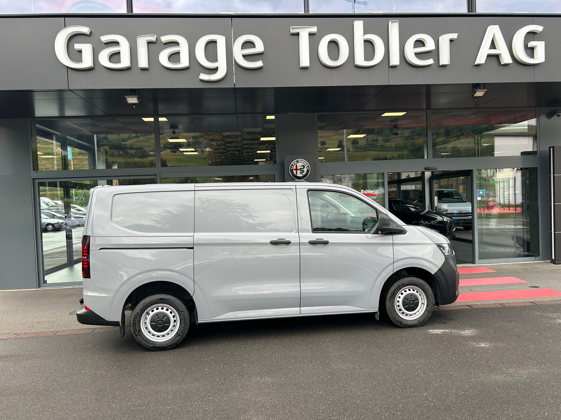 VW Transporter 2.0 TDI-showroom-element-1