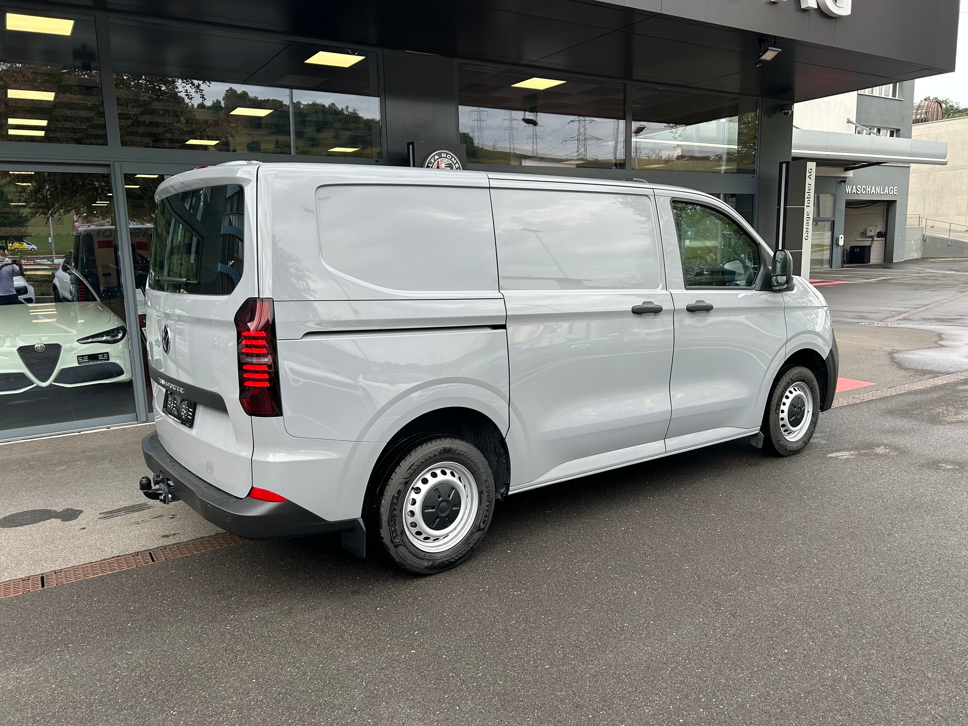 VW Transporter 2.0 TDI-showroom-element-2