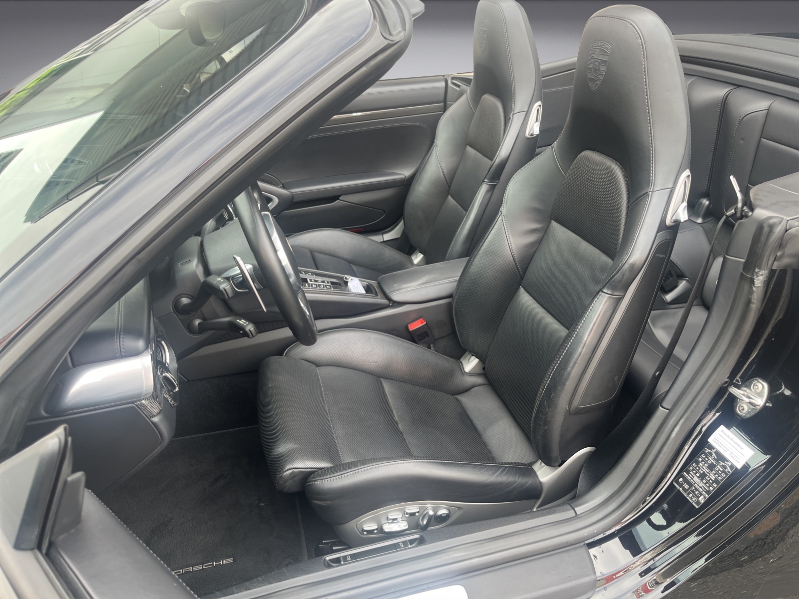PORSCHE 911 (991.1) Cabriolet 3.8 Turbo S PDK-image-8