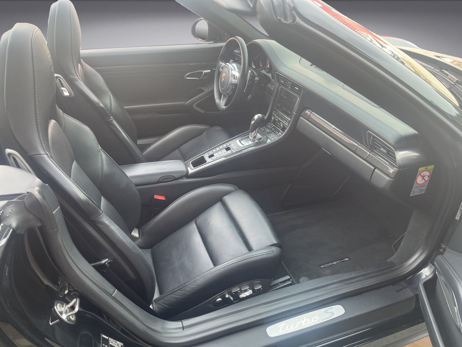 PORSCHE 911 (991.1) Cabriolet 3.8 Turbo S PDK-image-9