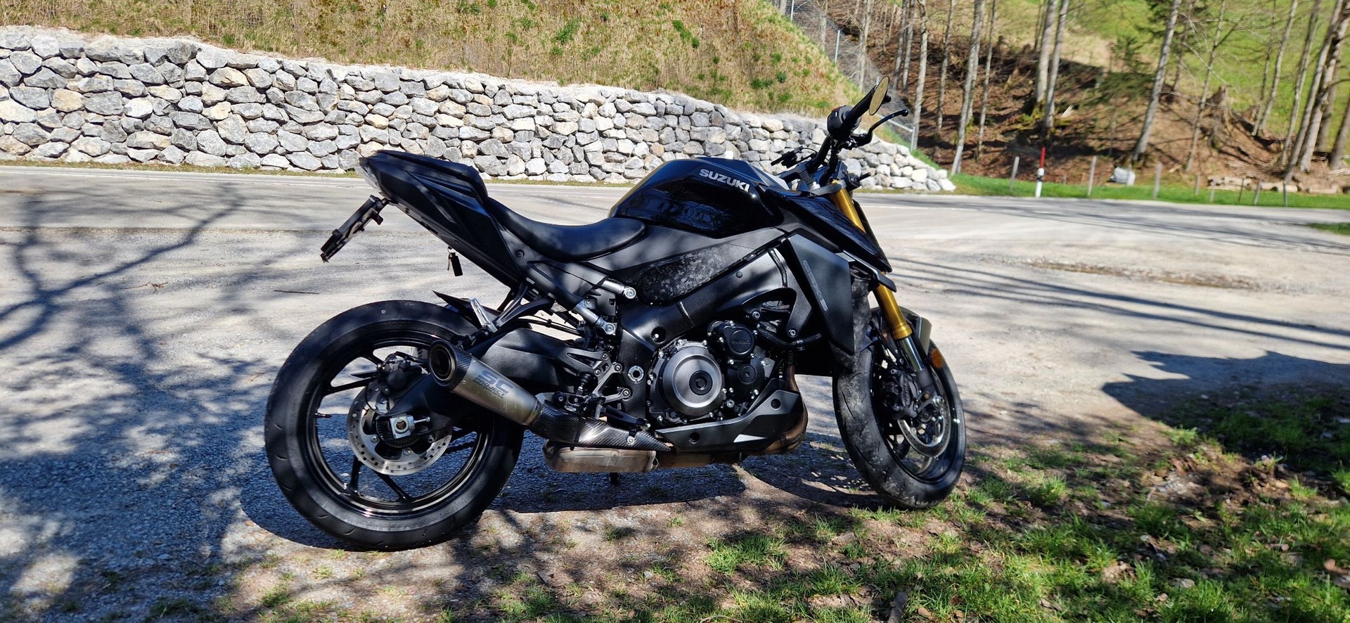 SUZUKI GSX-S 1000-image-1