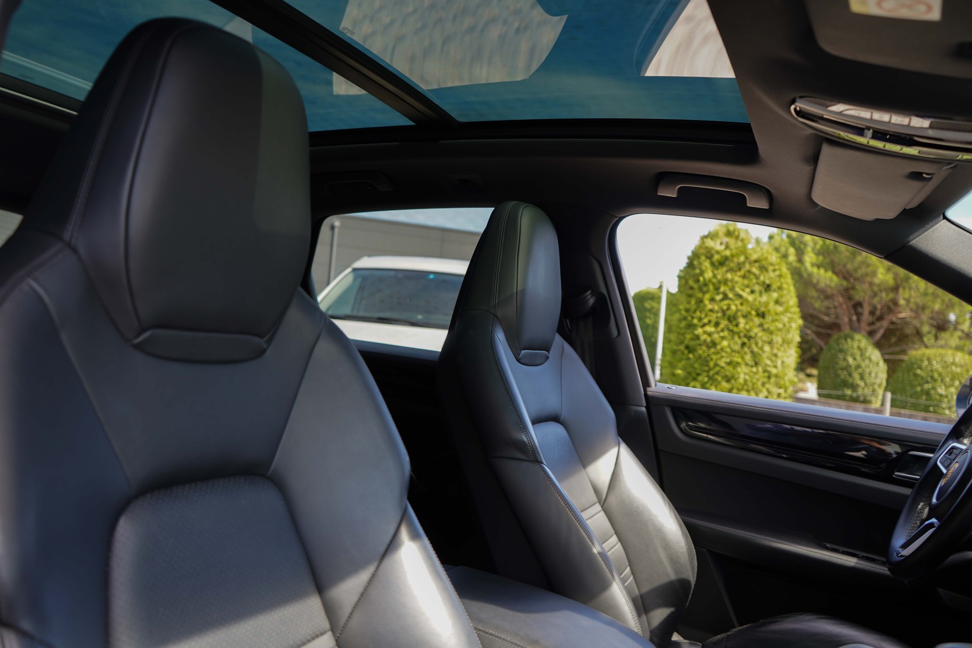 PORSCHE Cayenne S-image-9
