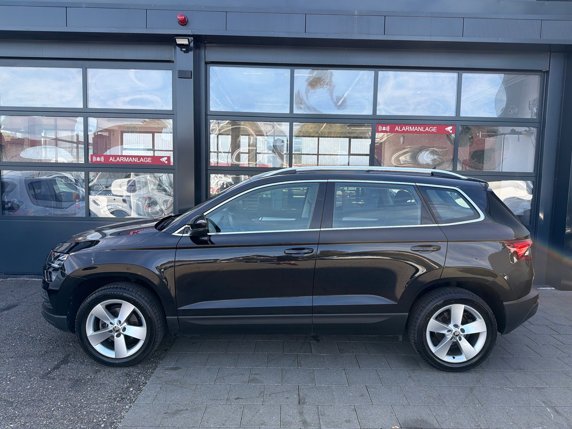 SKODA Karoq 1.0 TSI Ambition DSG-showroom-element-1