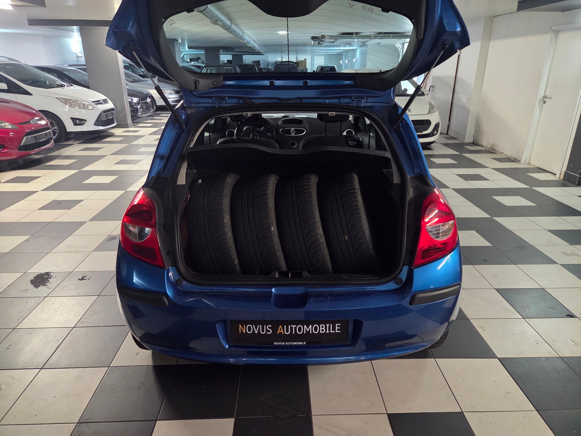 RENAULT Clio 1.4 16V Dynamique-image-10