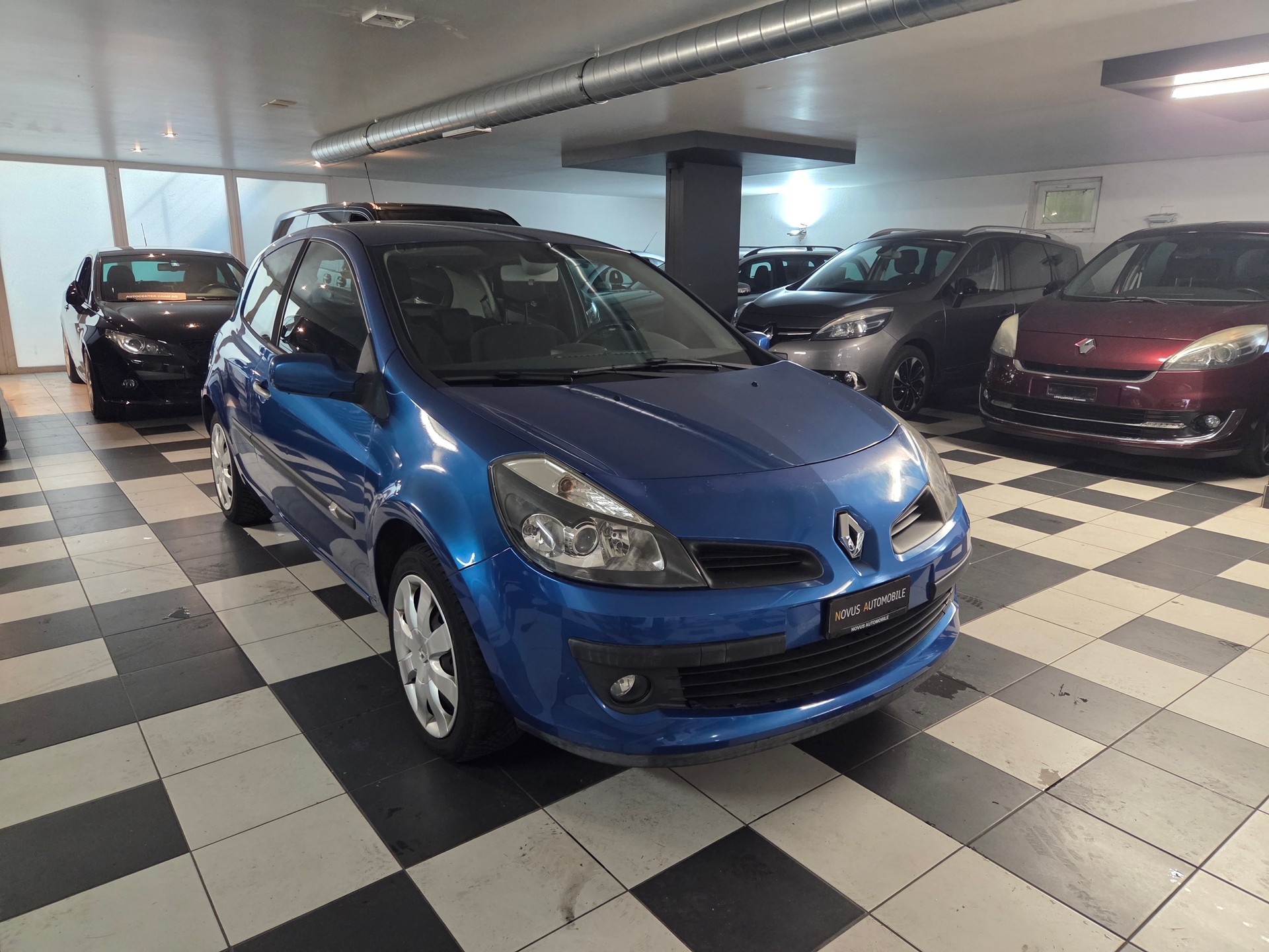 RENAULT Clio 1.4 16V Dynamique-image-6