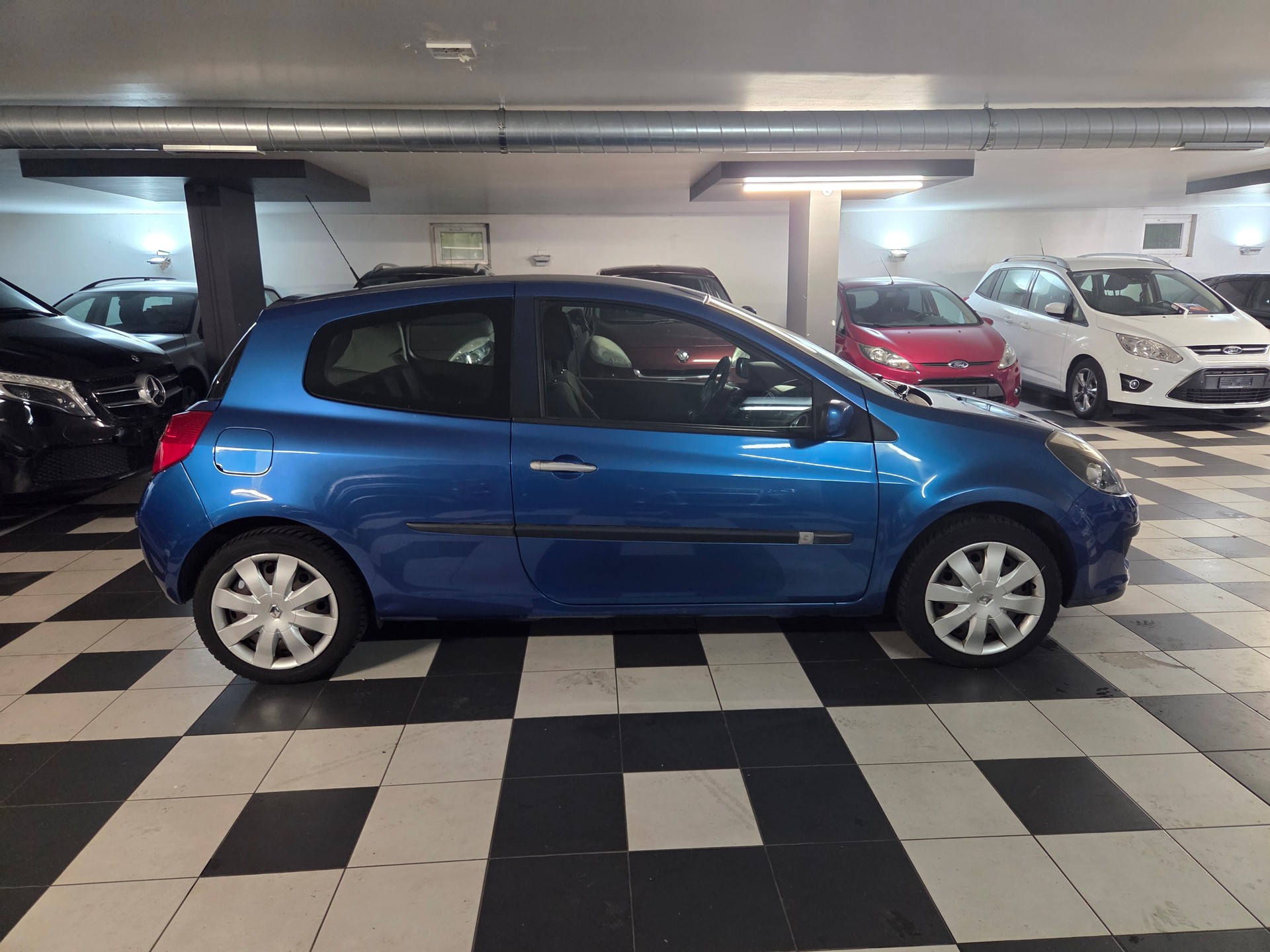 RENAULT Clio 1.4 16V Dynamique-image-5