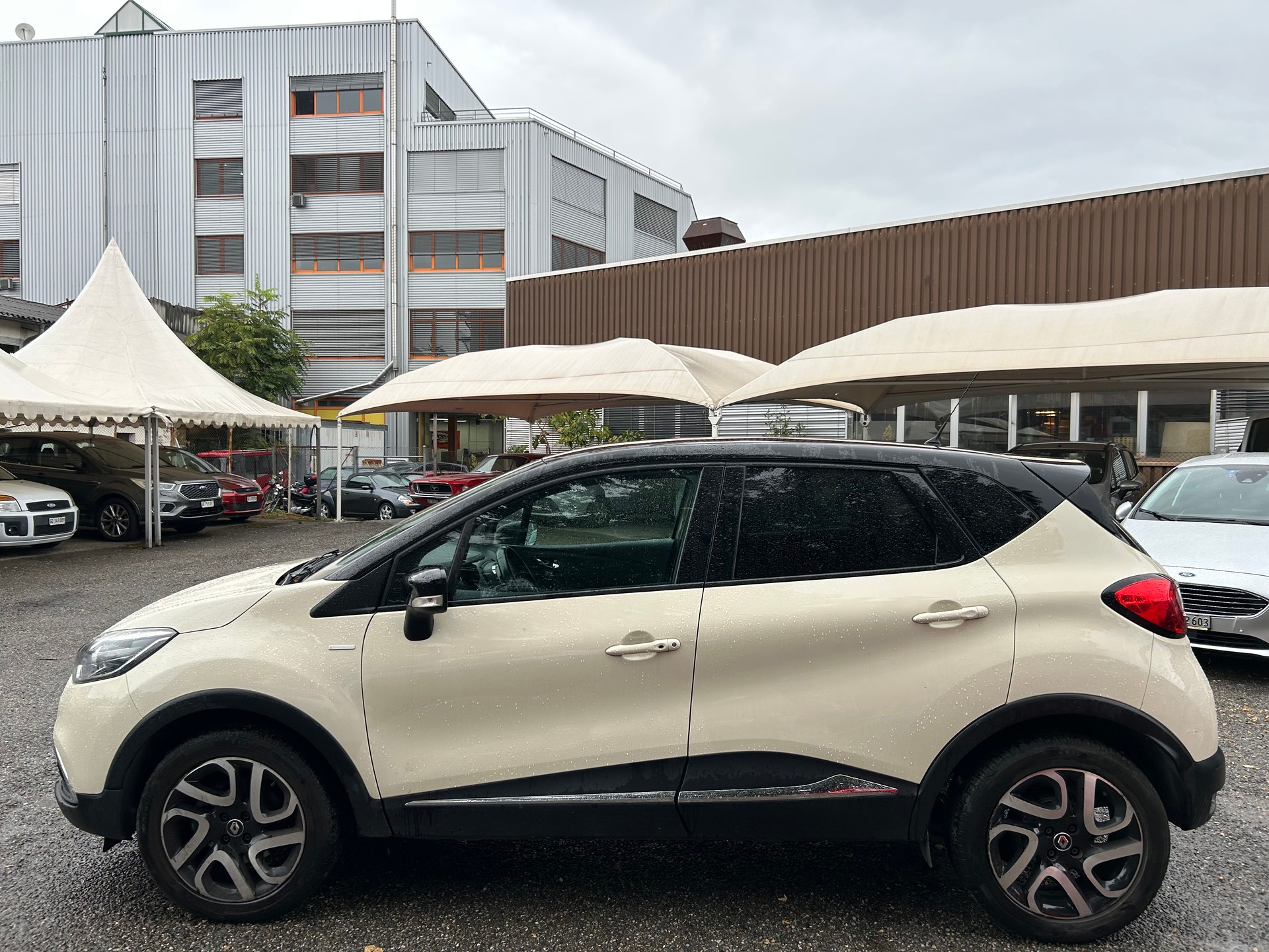 RENAULT Captur 1.2 T 16V Swiss Edition EDC-image-3
