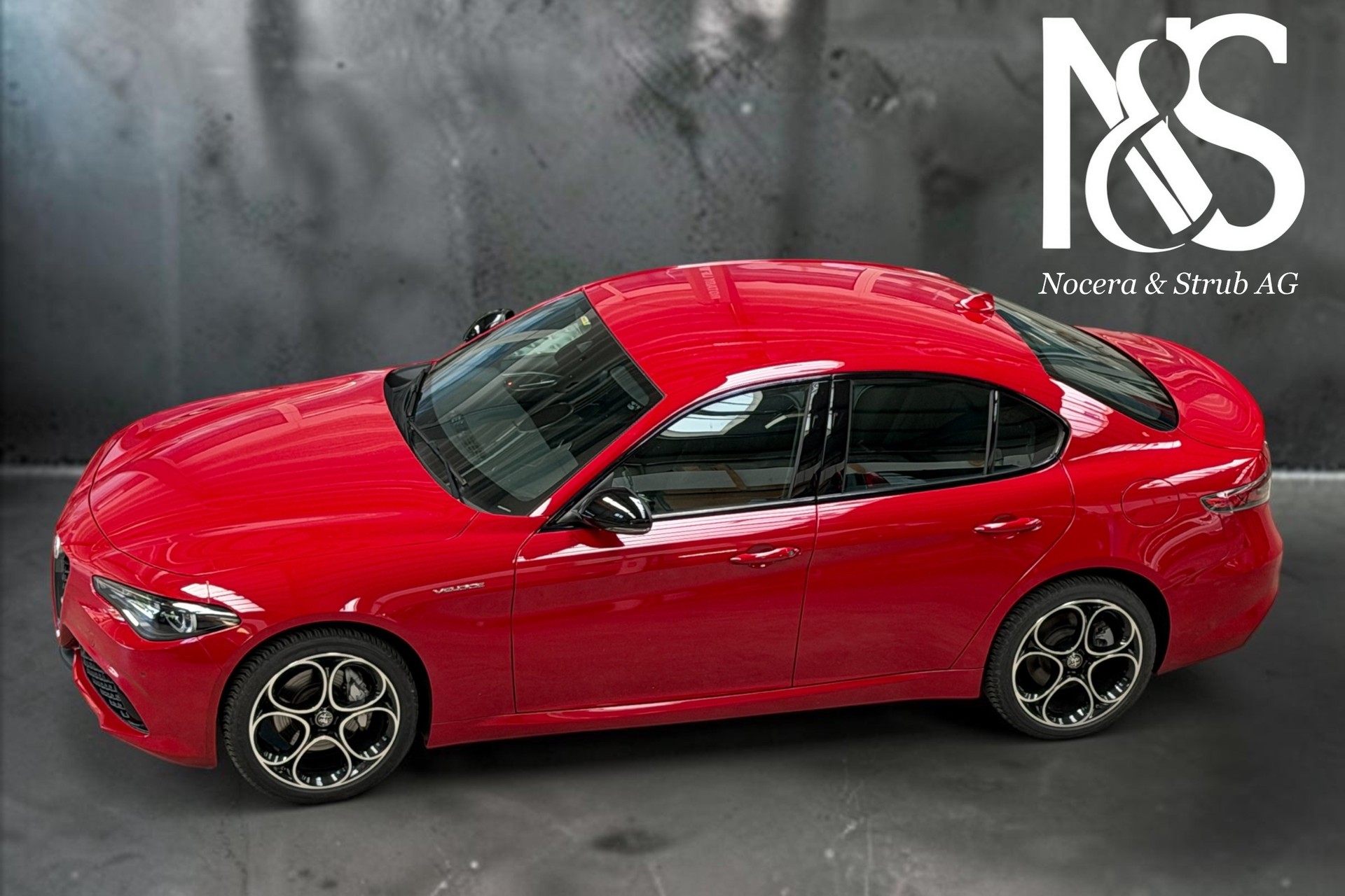 ALFA ROMEO Giulia 2.0 Veloce Q4 AT8-showroom-element-1