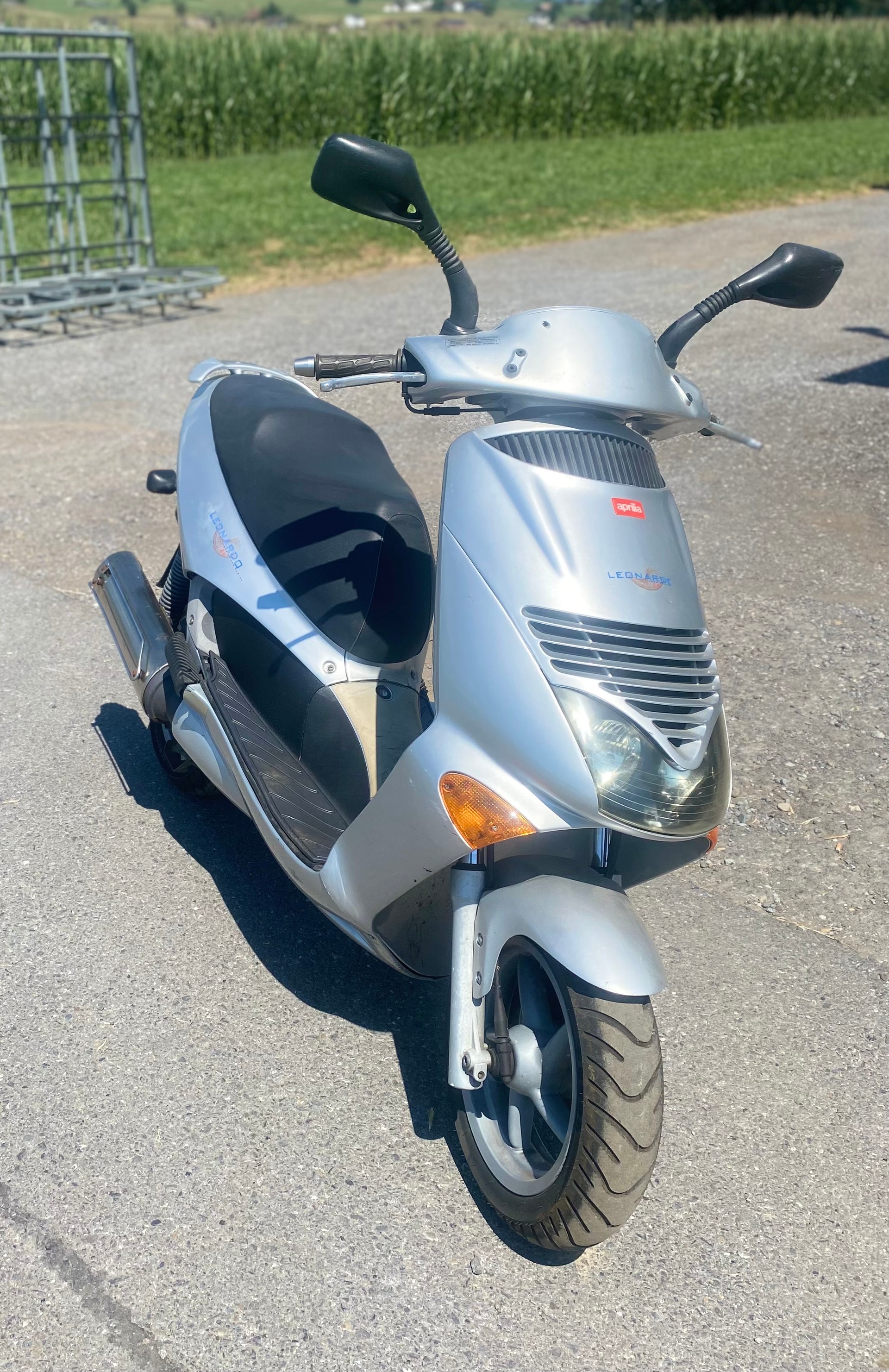 APRILIA Leonardo 125-image-2