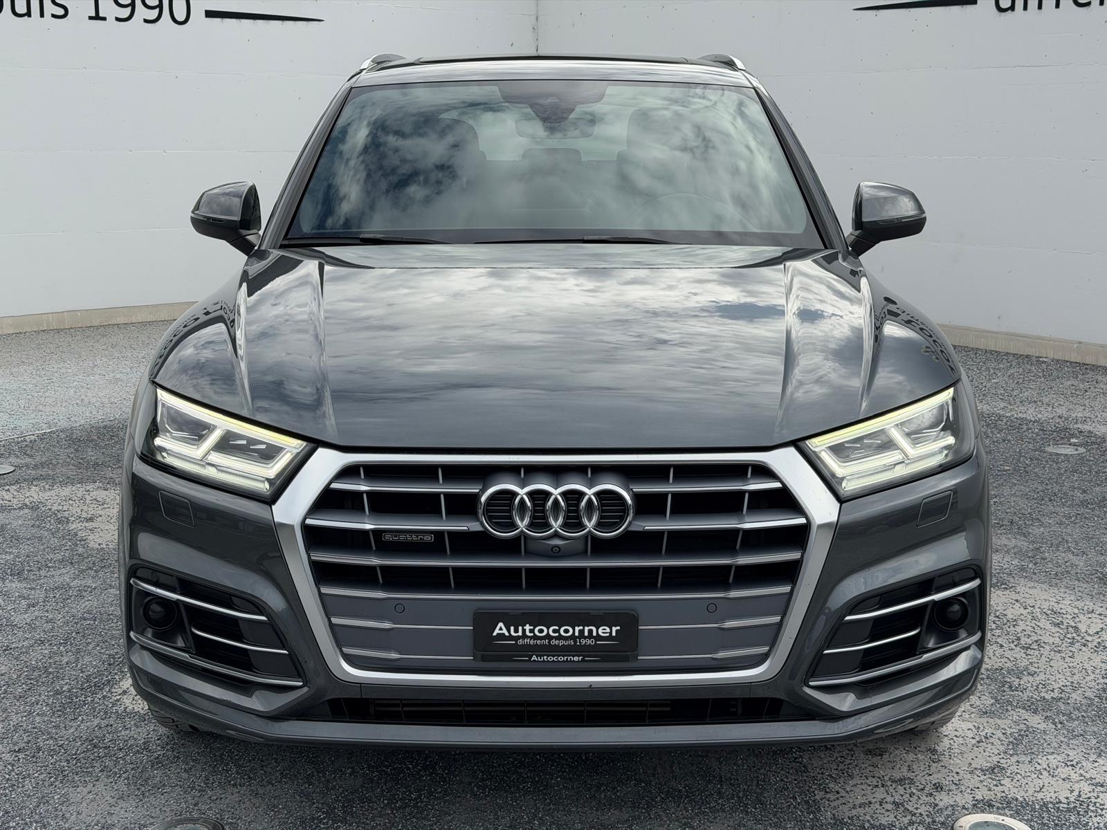 AUDI Q5 2.0 TFSI sport quattro S-tronic-showroom-element-3