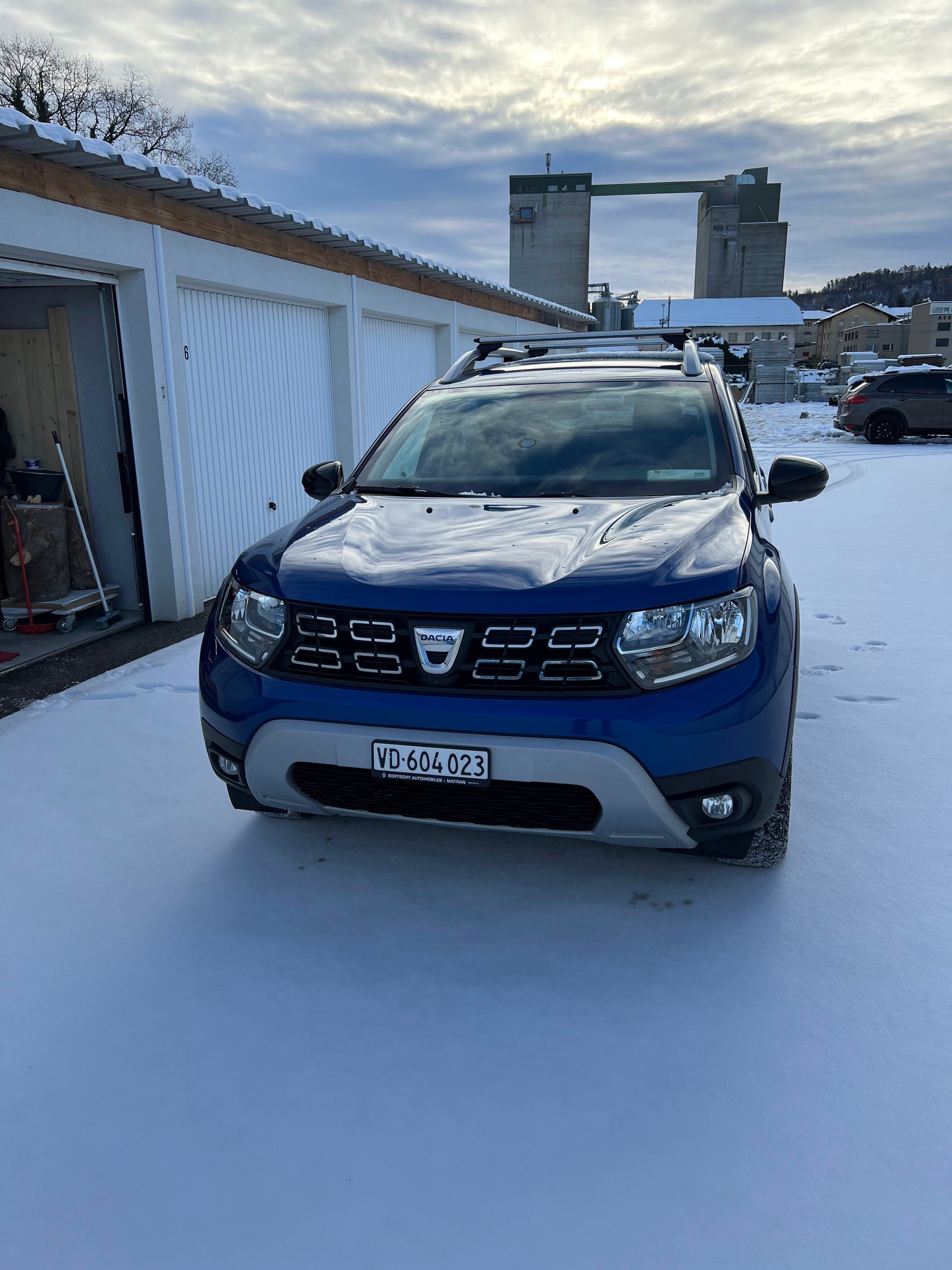 DACIA 1.5 Blue dCi Celebration 4WD-image-2