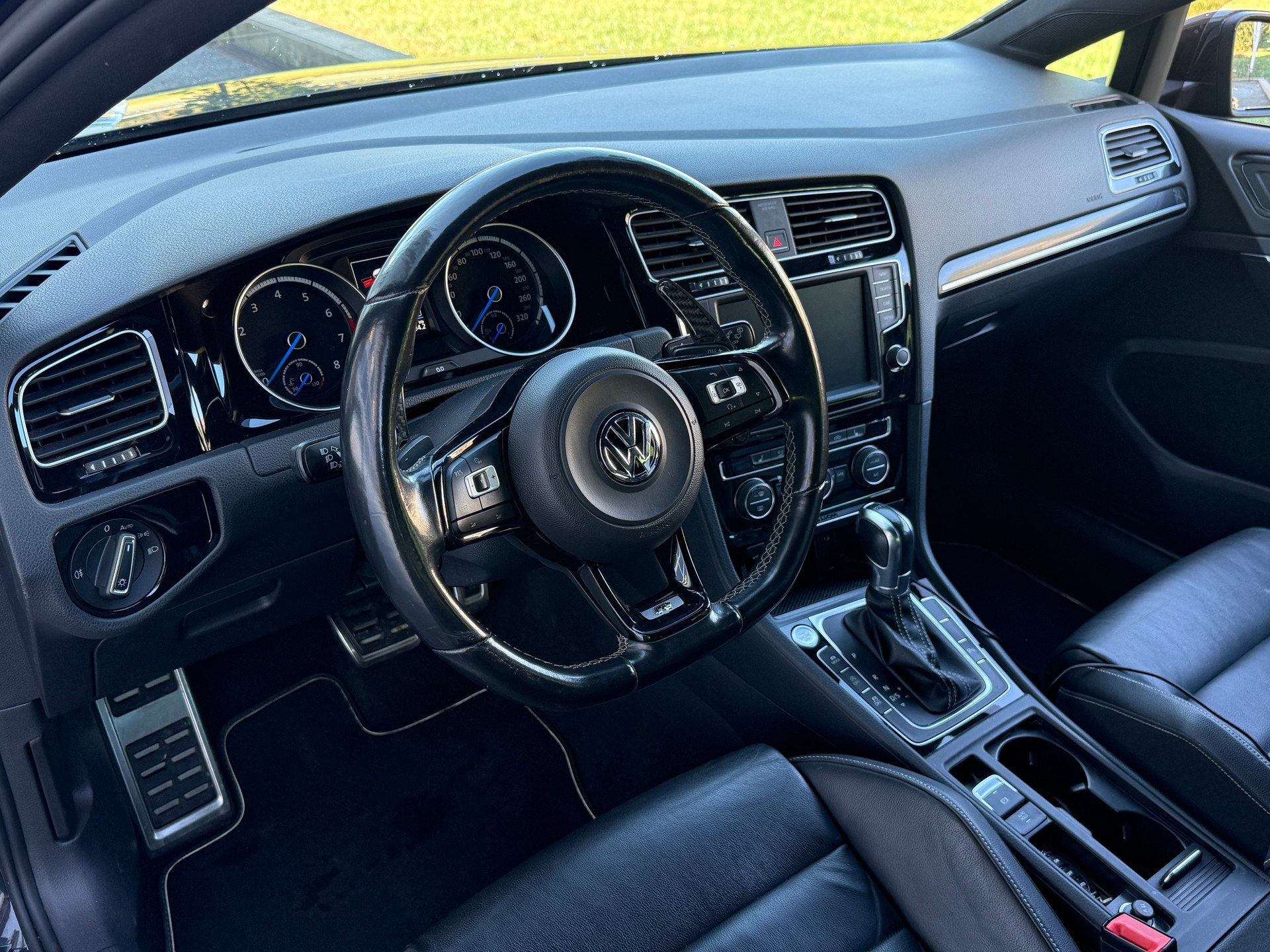 VW Golf 2.0 TSI R 4Motion DSG-image-7