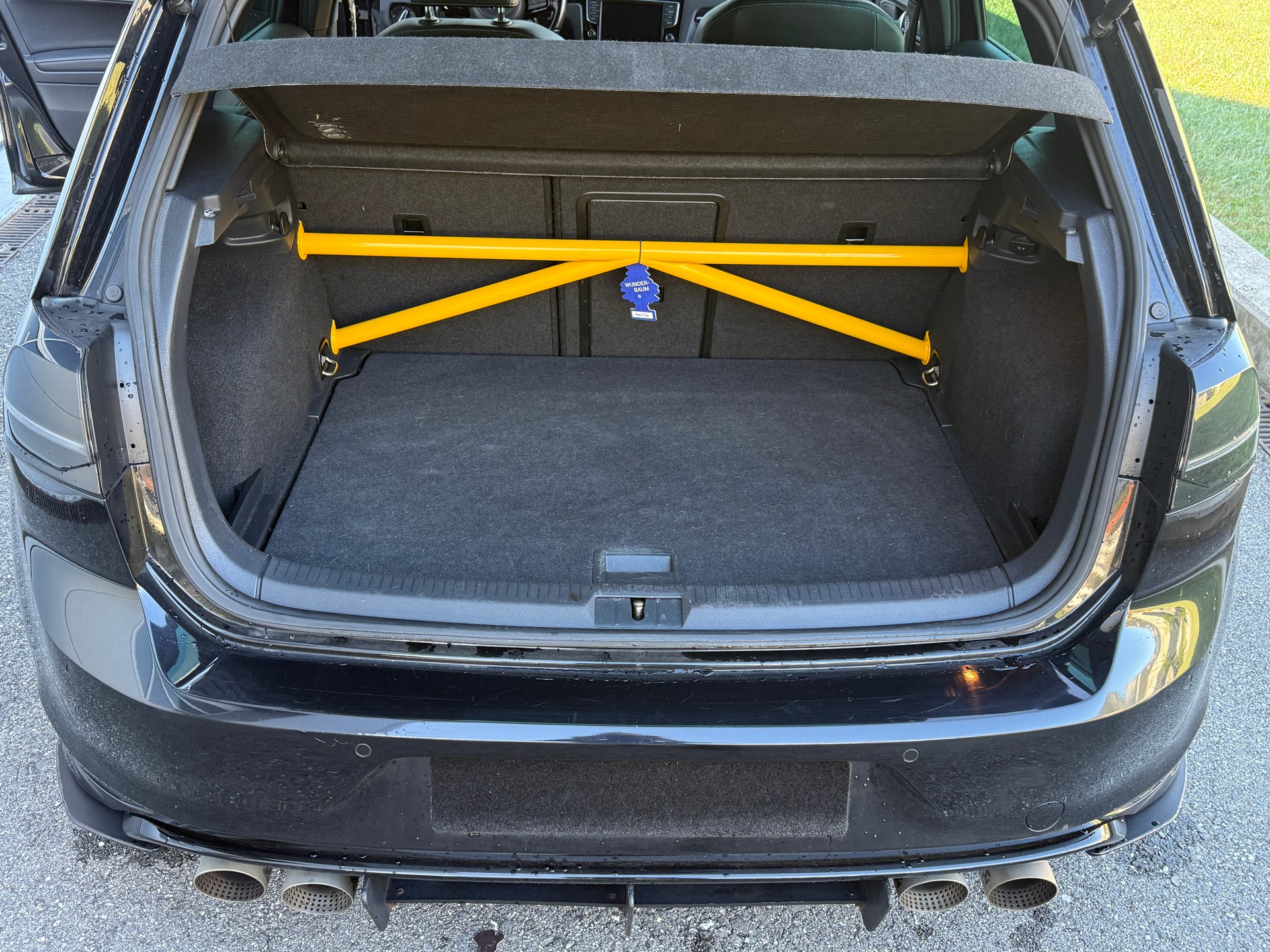 VW Golf 2.0 TSI R 4Motion DSG-image-8