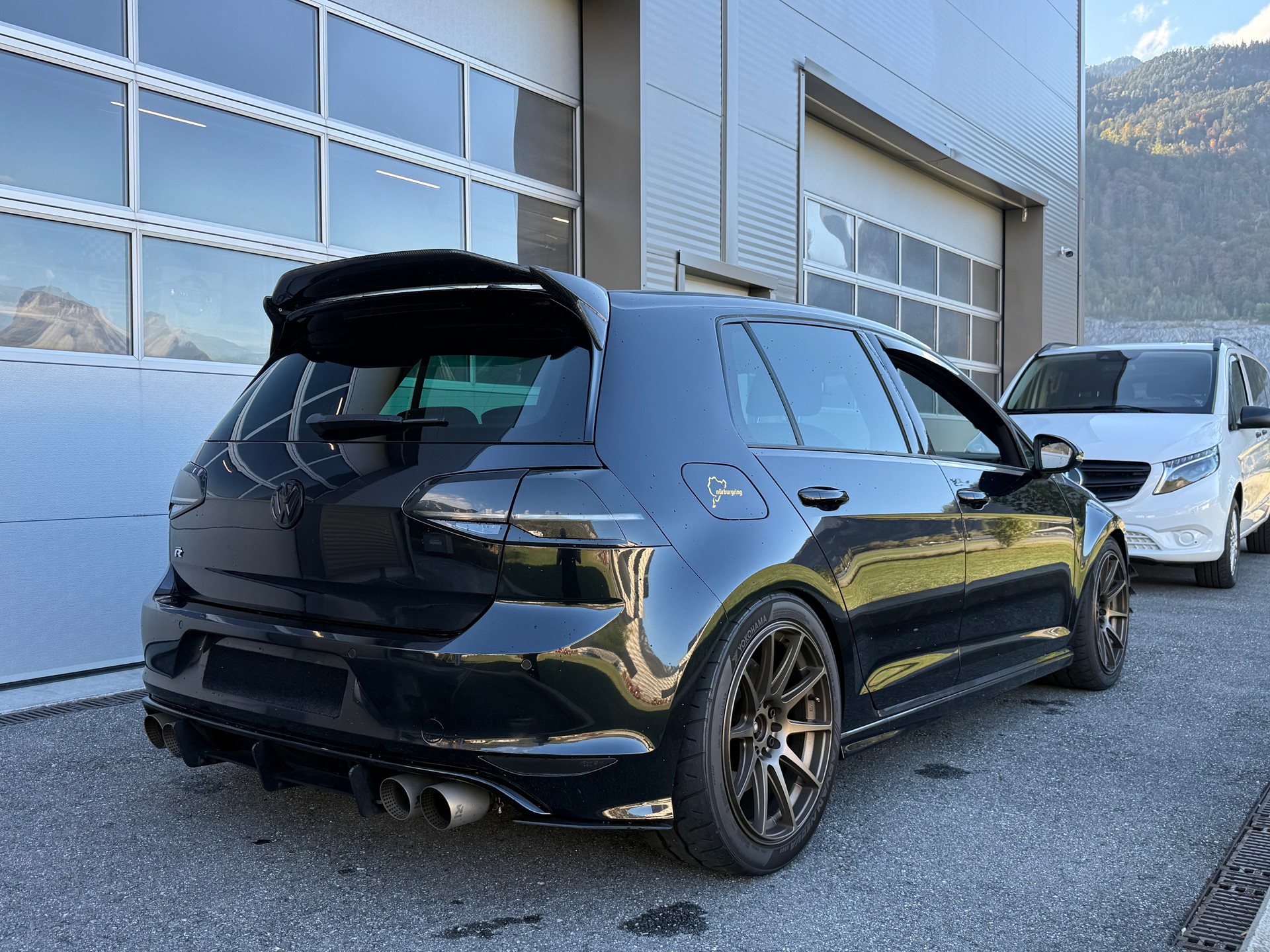 VW Golf 2.0 TSI R 4Motion DSG-image-2
