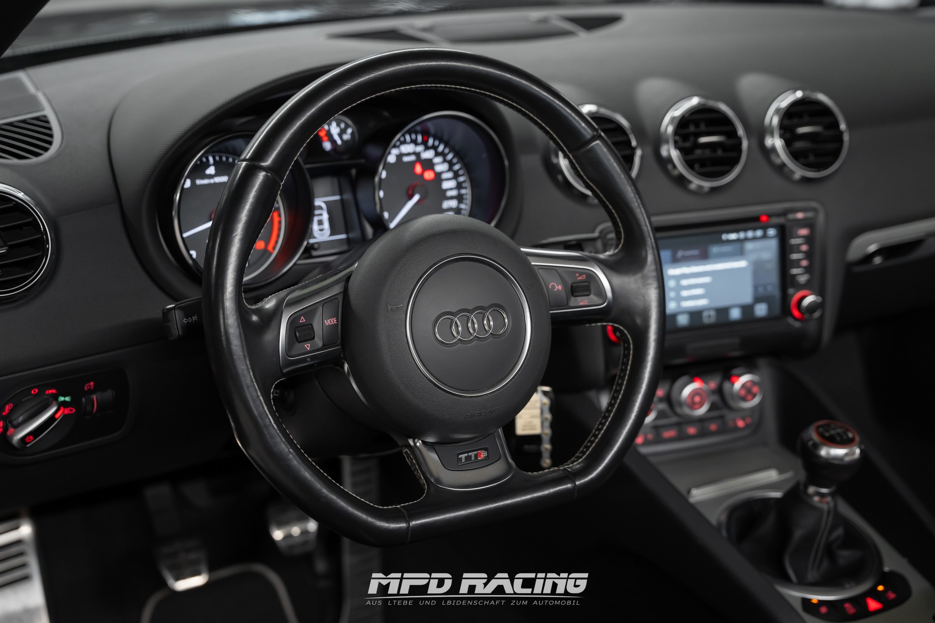 AUDI TTS Roadster 2.0 TFSI quattro-image-16