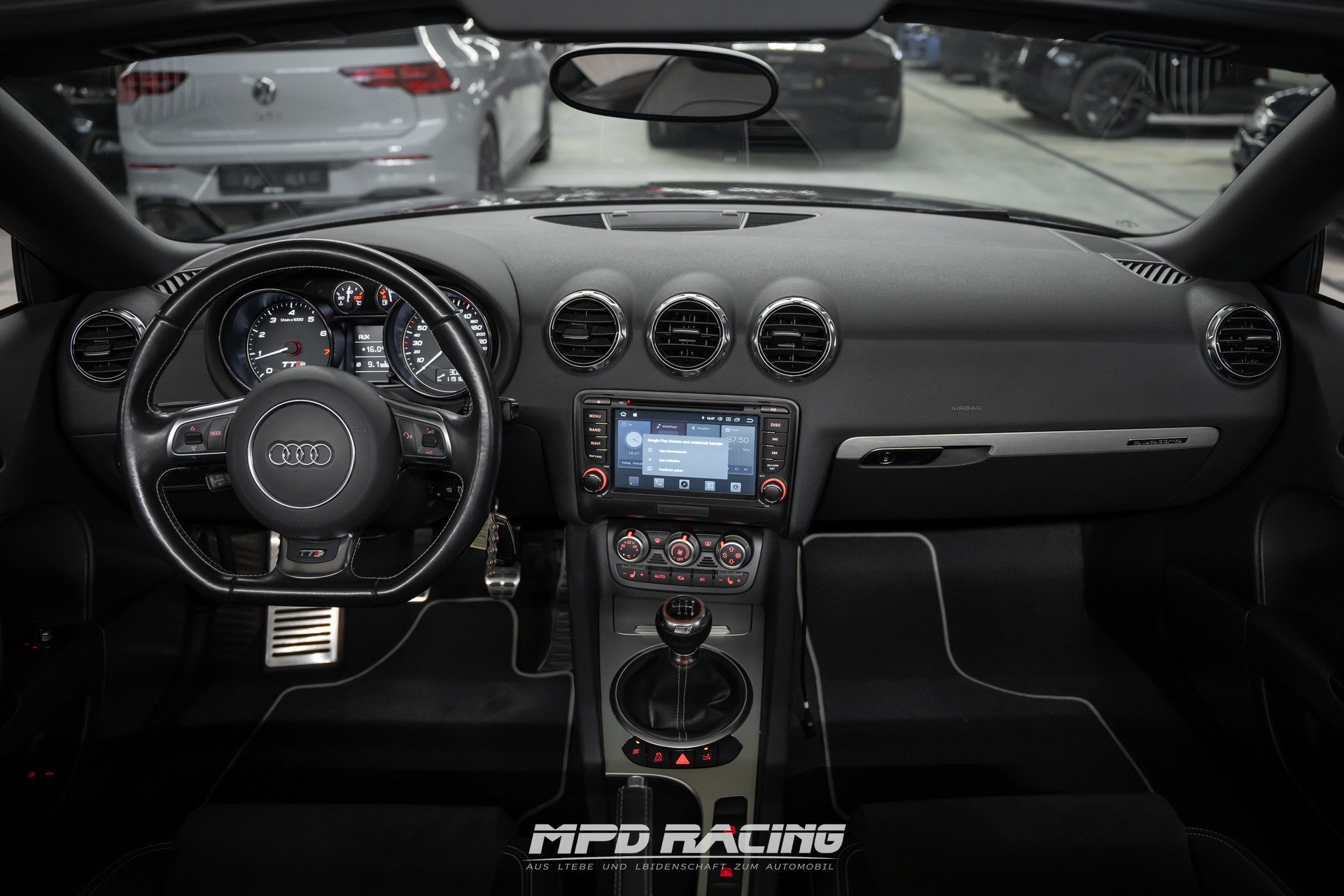 AUDI TTS Roadster 2.0 TFSI quattro-image-18