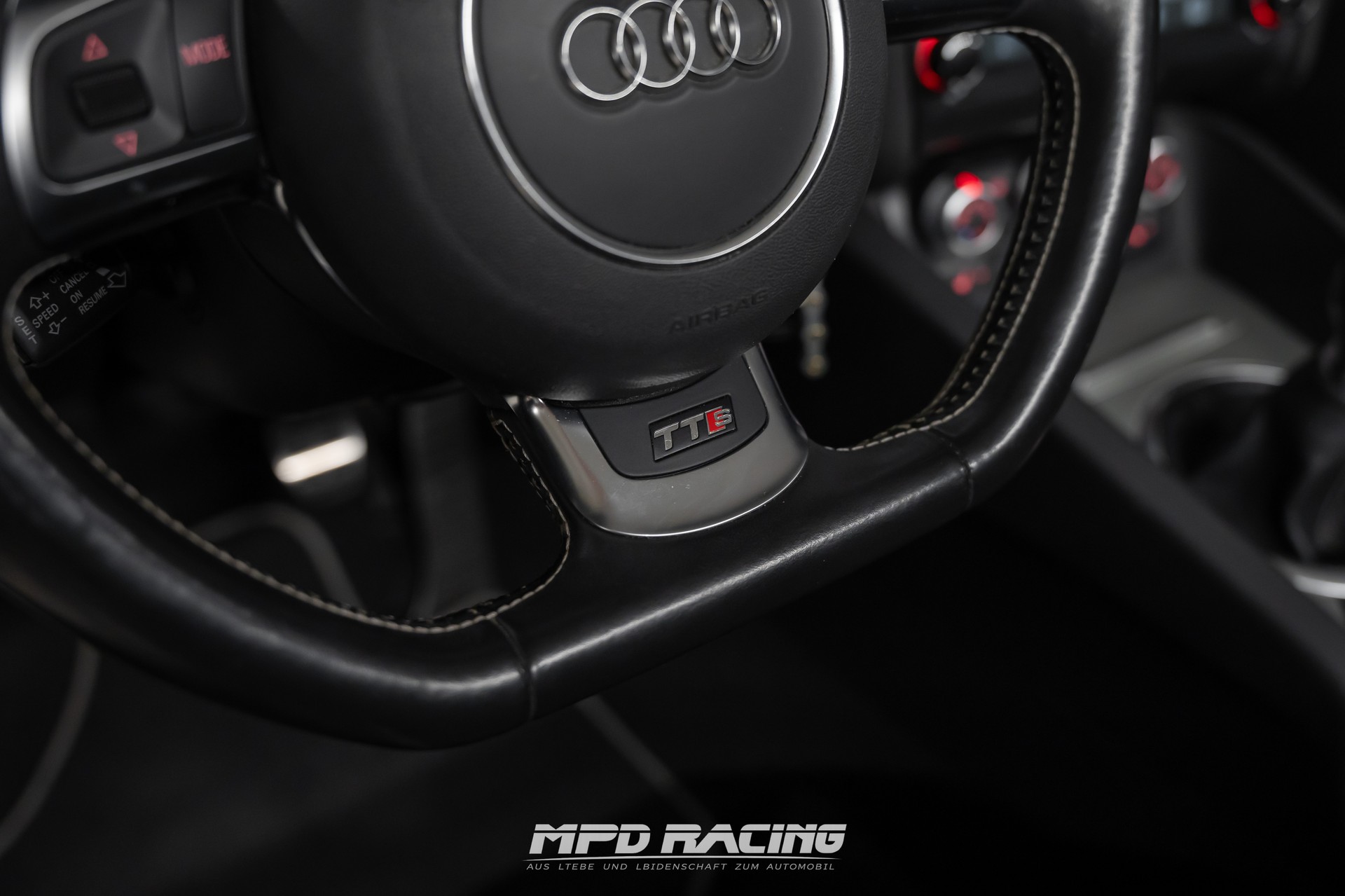 AUDI TTS Roadster 2.0 TFSI quattro-image-19