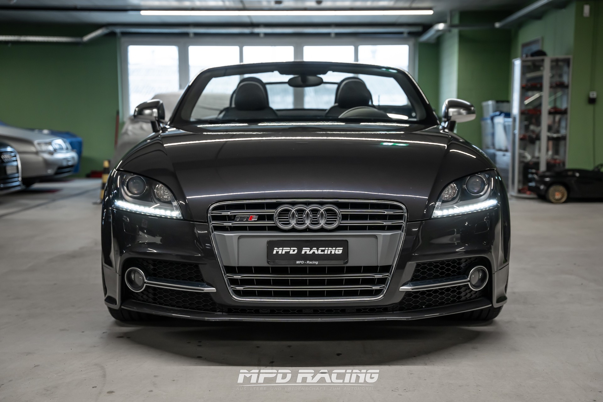 AUDI TTS Roadster 2.0 TFSI quattro-showroom-element-2