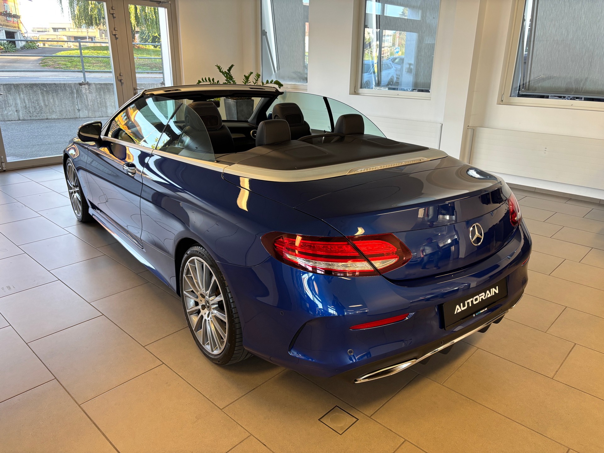 MERCEDES-BENZ C 200 AMG Line Cabriolet 9G-Tronic-image-7