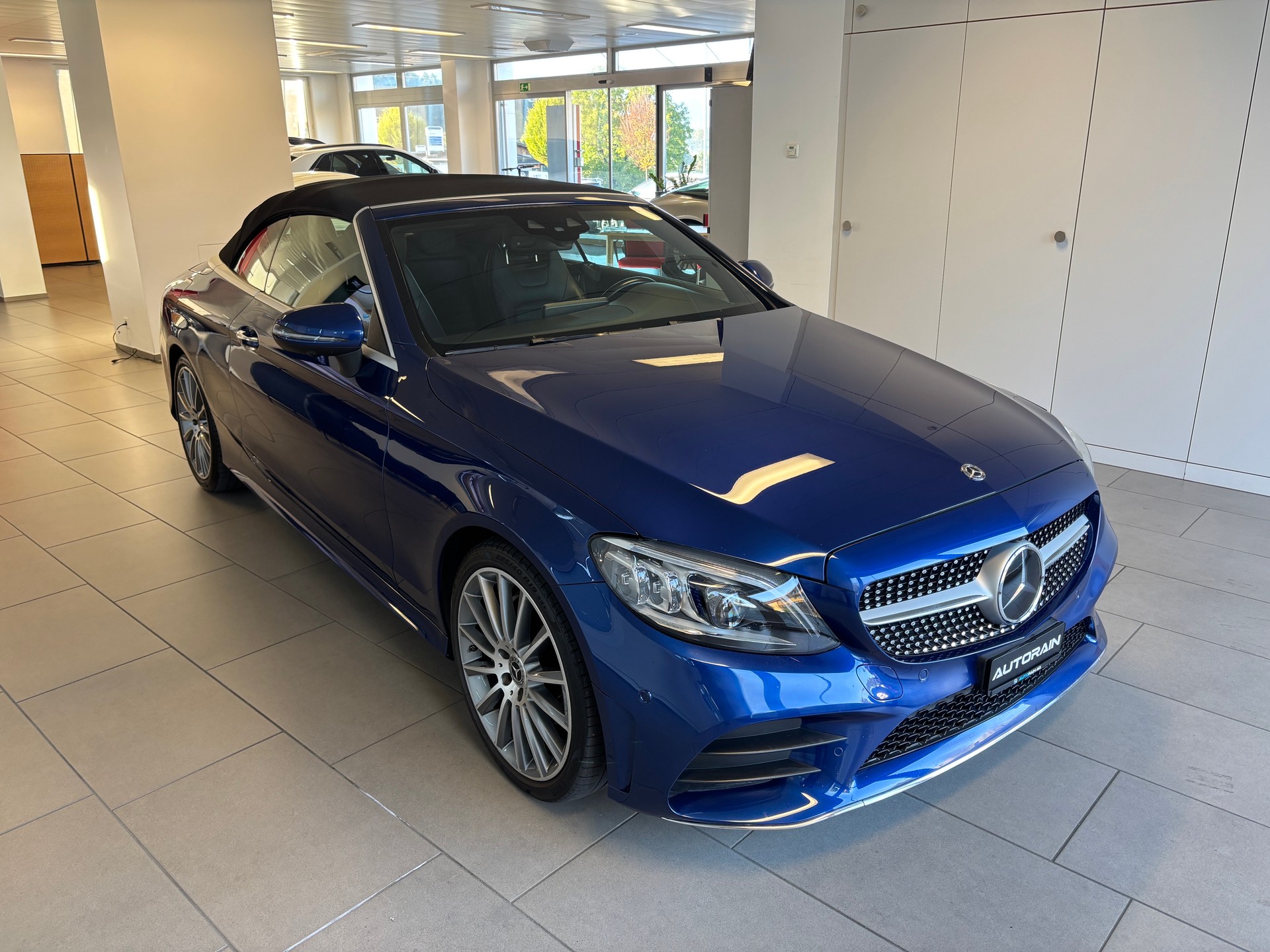 MERCEDES-BENZ C 200 AMG Line Cabriolet 9G-Tronic-showroom-element-1
