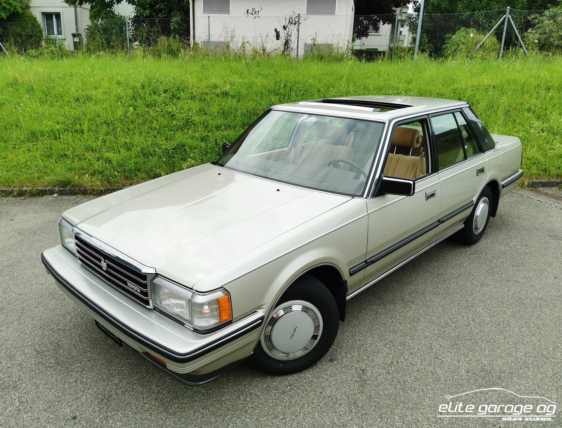 TOYOTA Crown 2800i Super Saloon-image-0