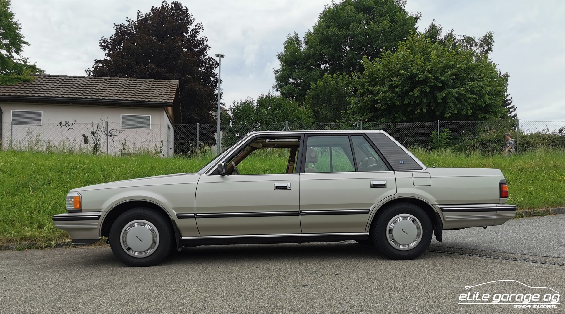 TOYOTA Crown 2800i Super Saloon-image-3