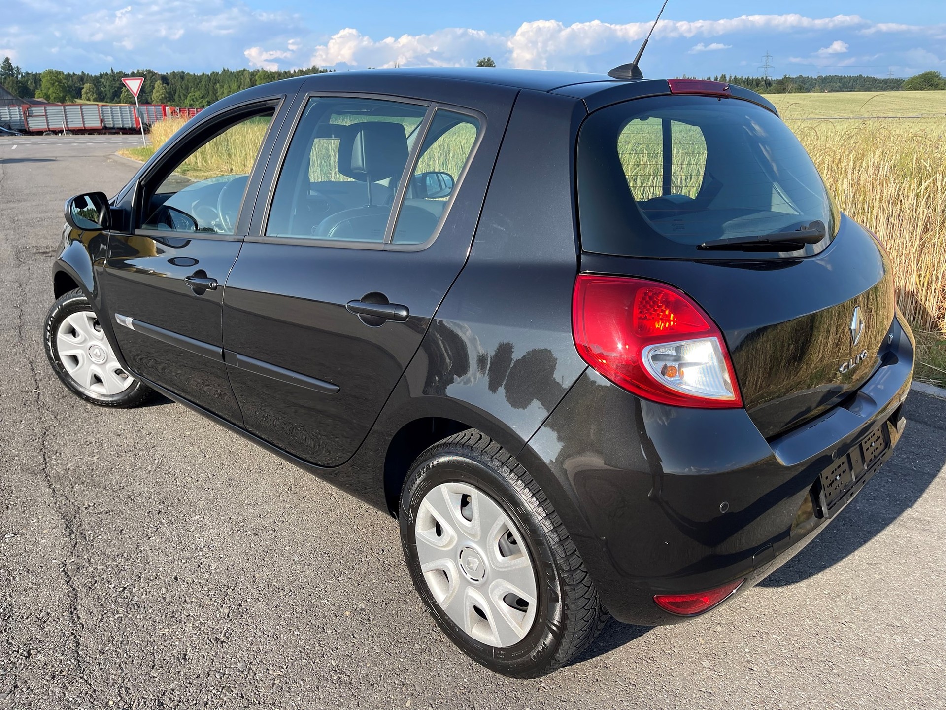 RENAULT Clio 1.2 16V Turbo Night&Day-image-3