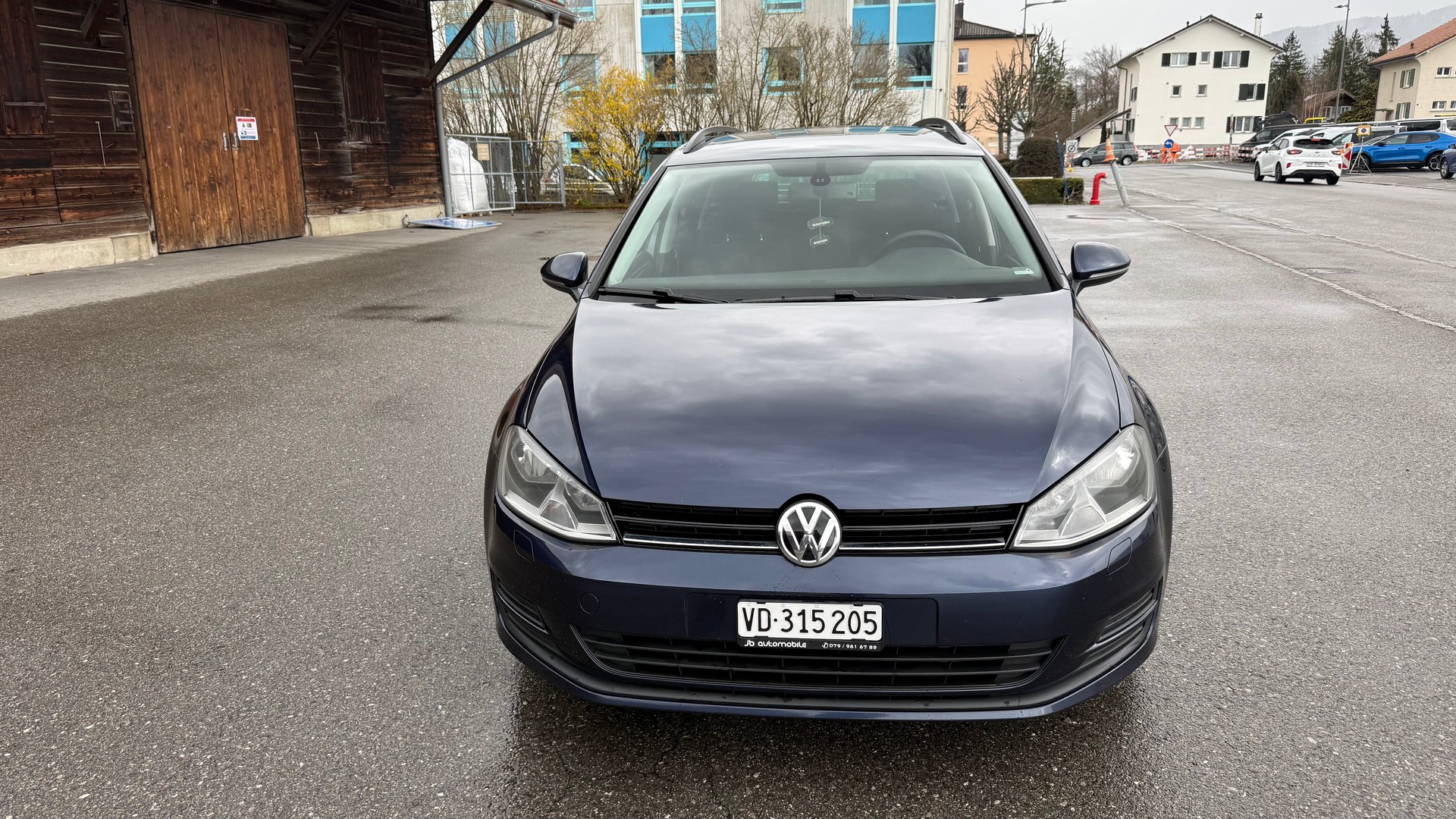 VW Golf Variant 1.6 TDI Trendline 4Motion-image-1