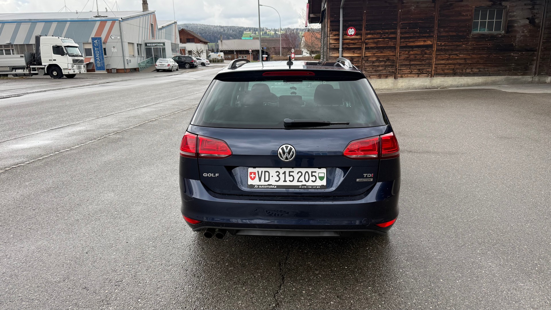 VW Golf Variant 1.6 TDI Trendline 4Motion-image-5