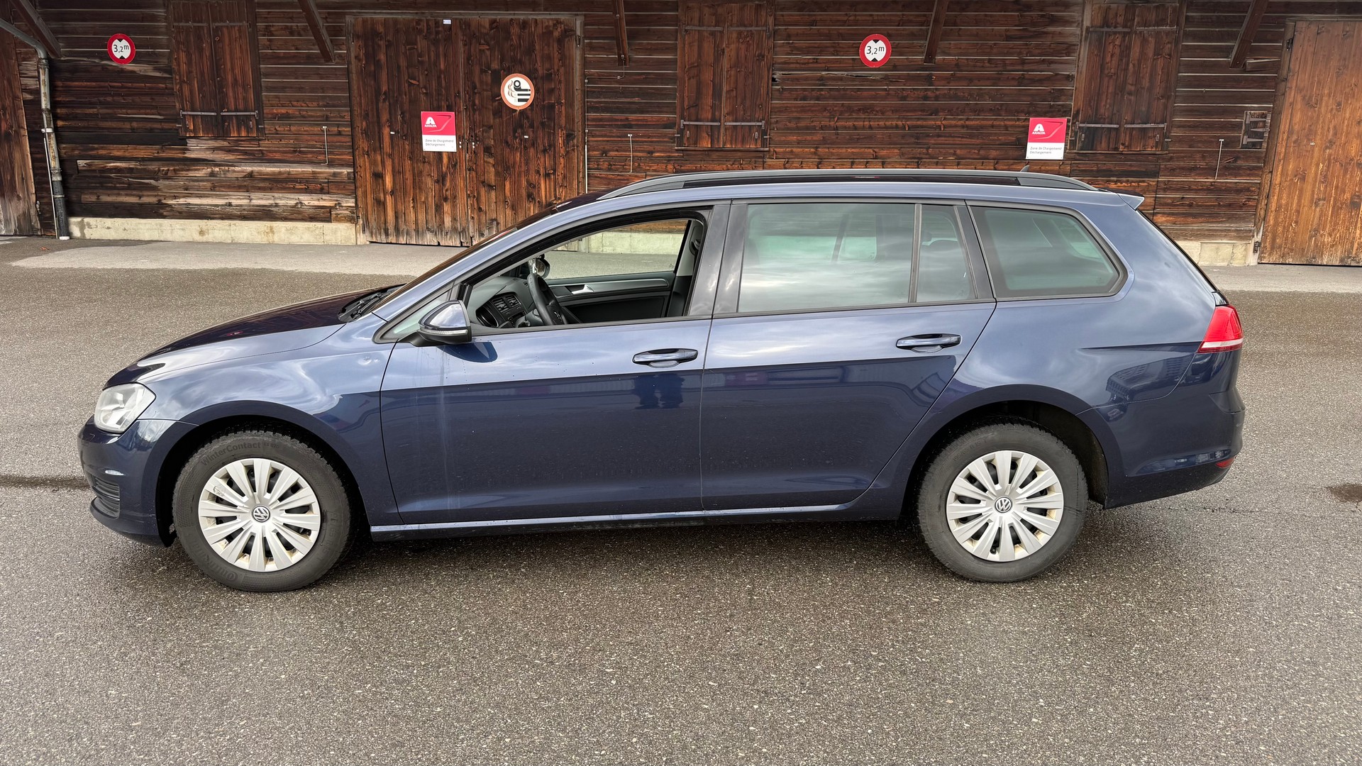 VW Golf Variant 1.6 TDI Trendline 4Motion-image-3