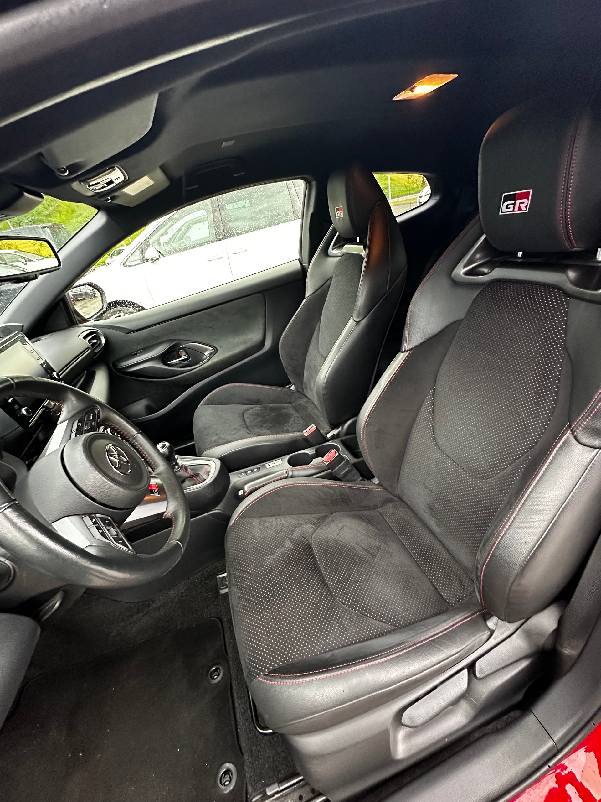 TOYOTA Yaris 1.6 GR Sport-image-5