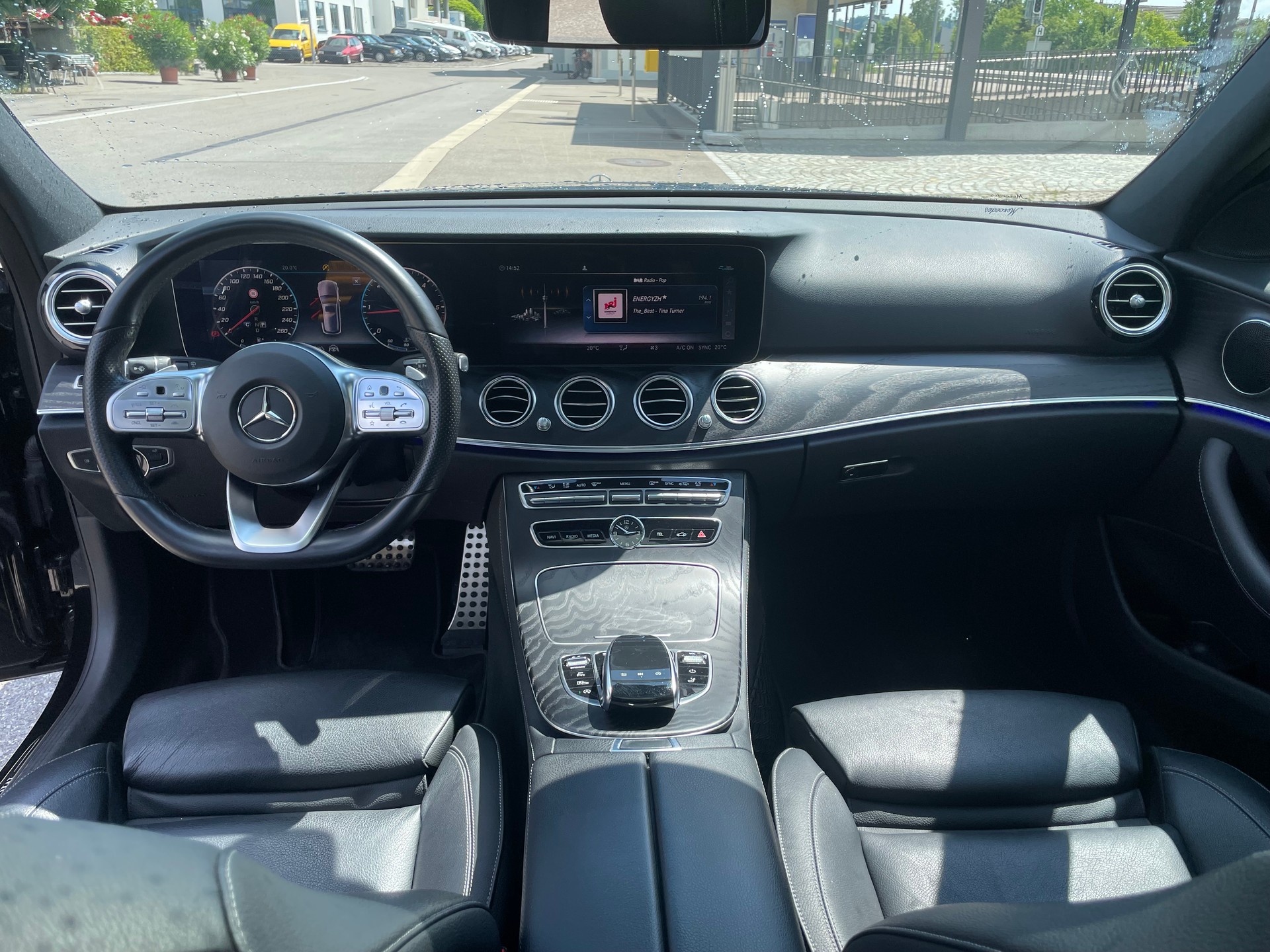 MERCEDES-BENZ E 220 d AMG Line 4Matic 9G-Tronic-image-3