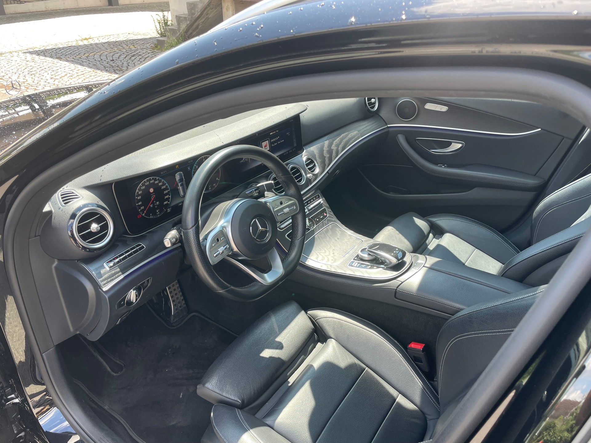 MERCEDES-BENZ E 220 d AMG Line 4Matic 9G-Tronic-image-4