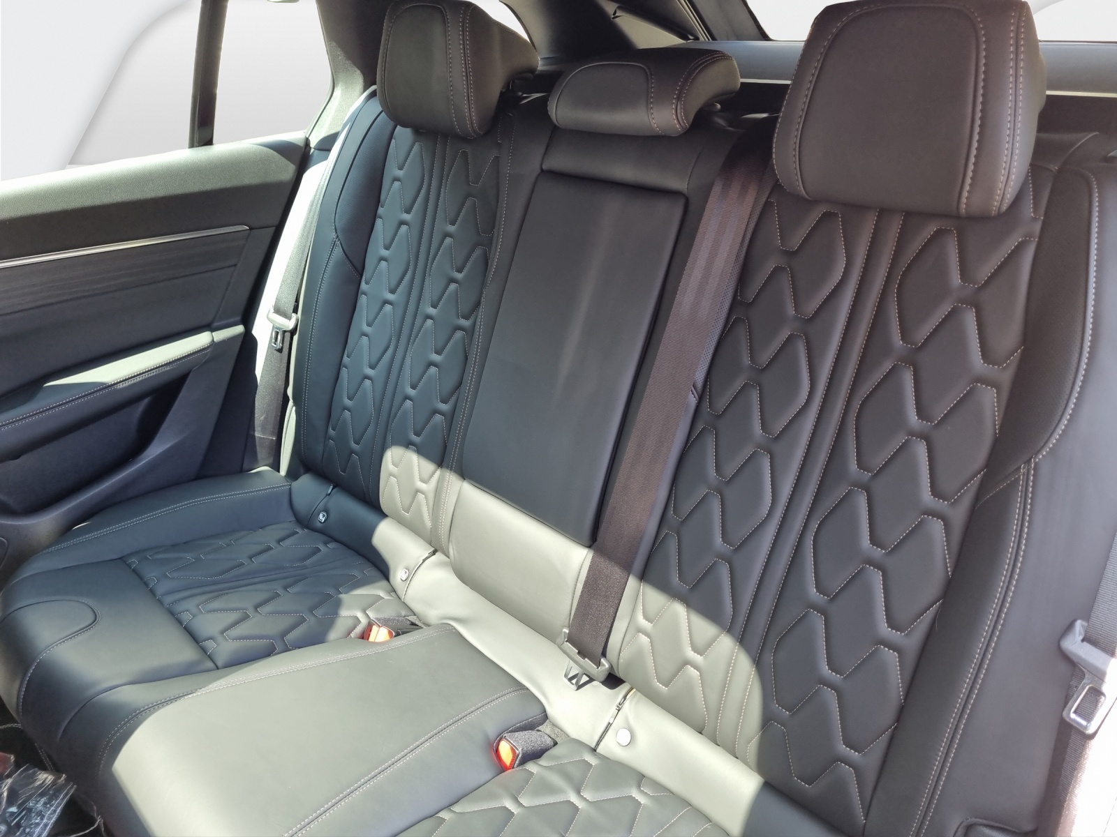 PEUGEOT 508 SW 1.6 PHEV GT EAT8-image-13