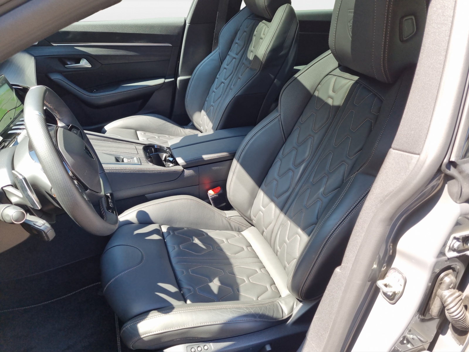 PEUGEOT 508 SW 1.6 PHEV GT EAT8-image-12