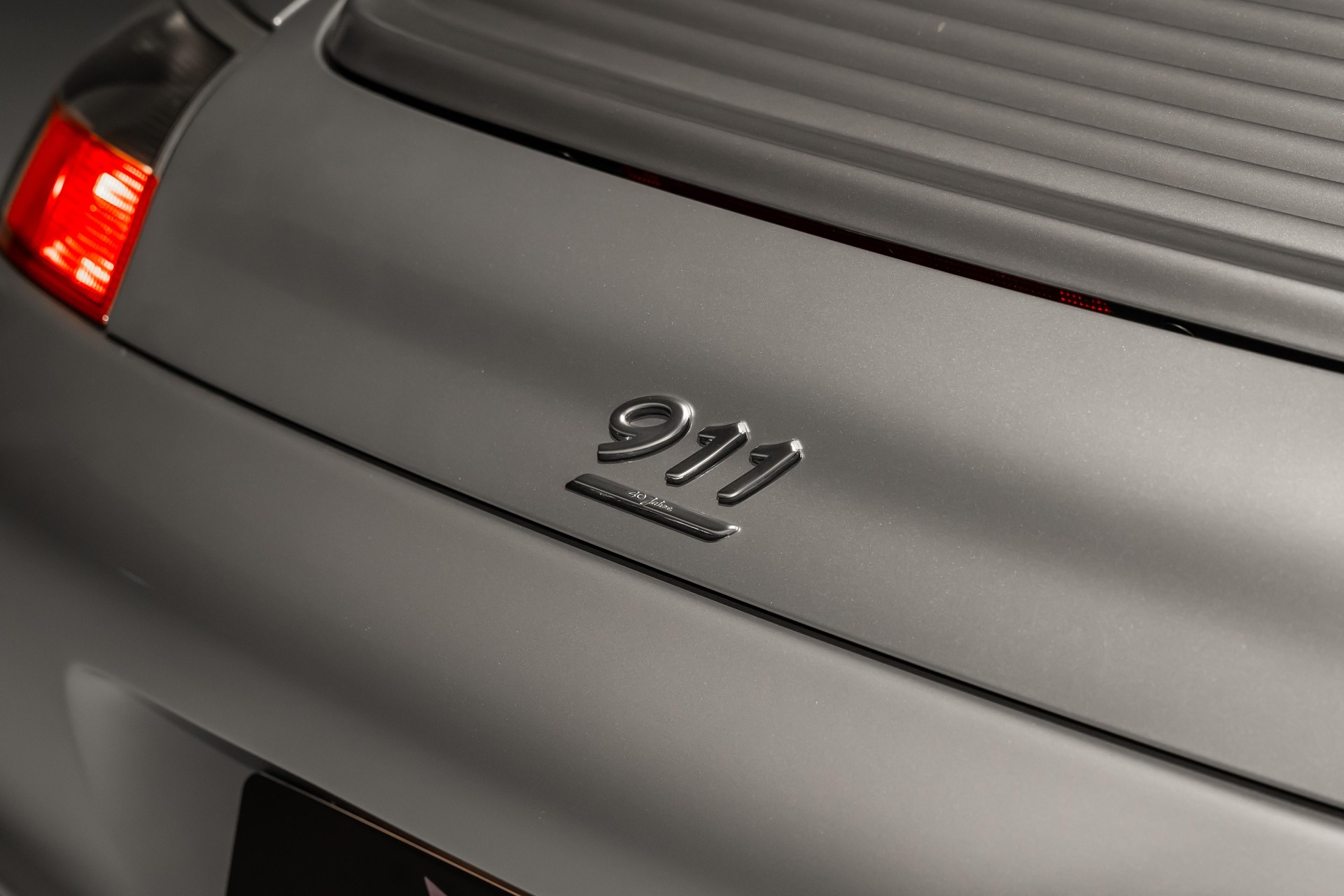 PORSCHE 911 Coupé 3.6 Carrera 40th Anniversary-image-9