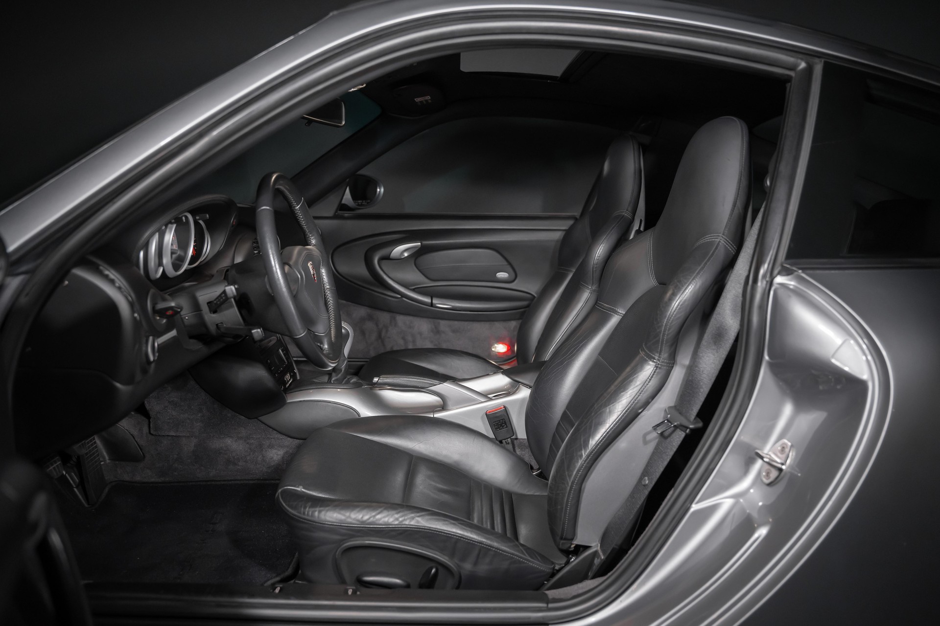 PORSCHE 911 Coupé 3.6 Carrera 40th Anniversary-image-11