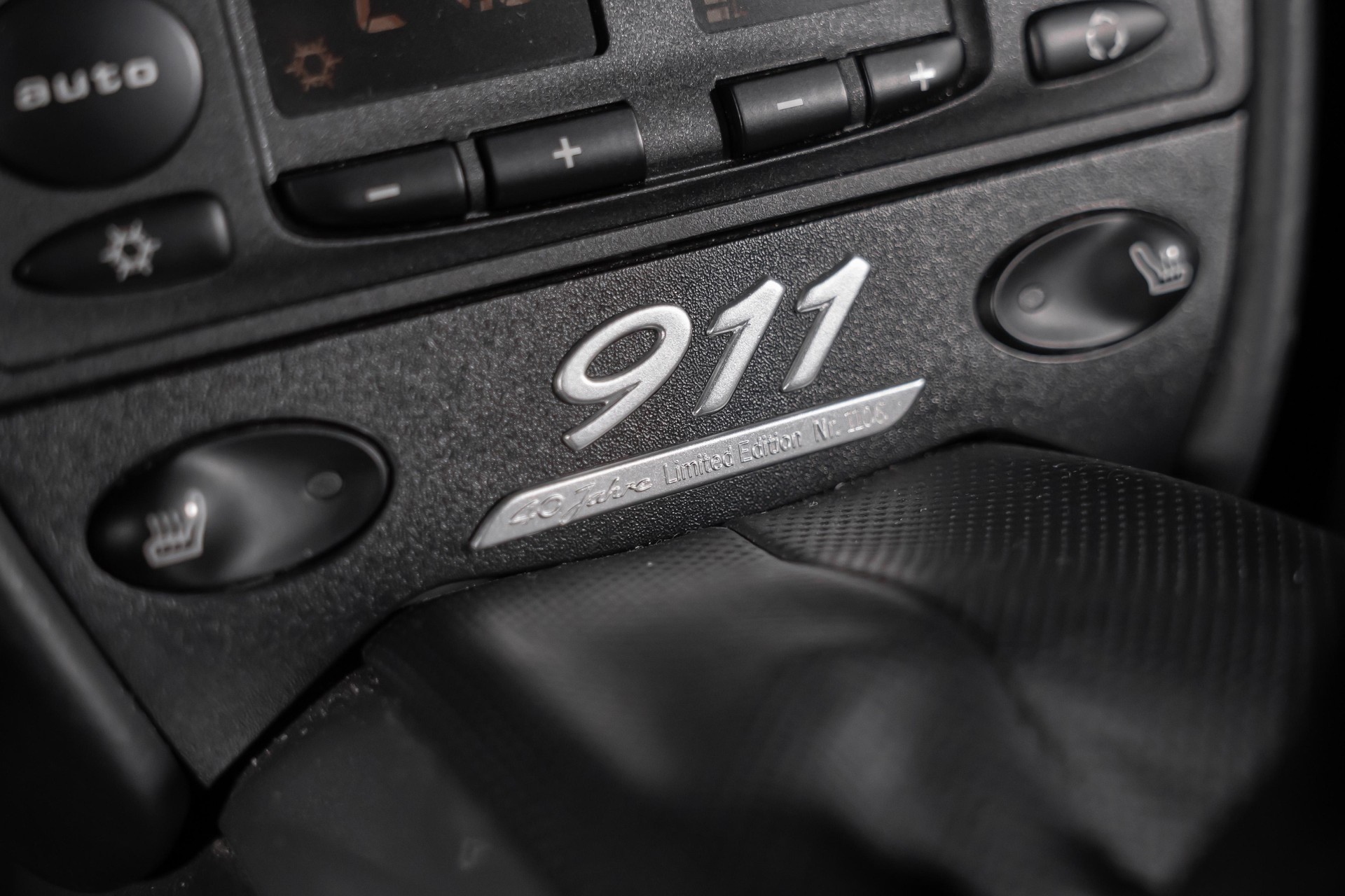 PORSCHE 911 Coupé 3.6 Carrera 40th Anniversary-image-20