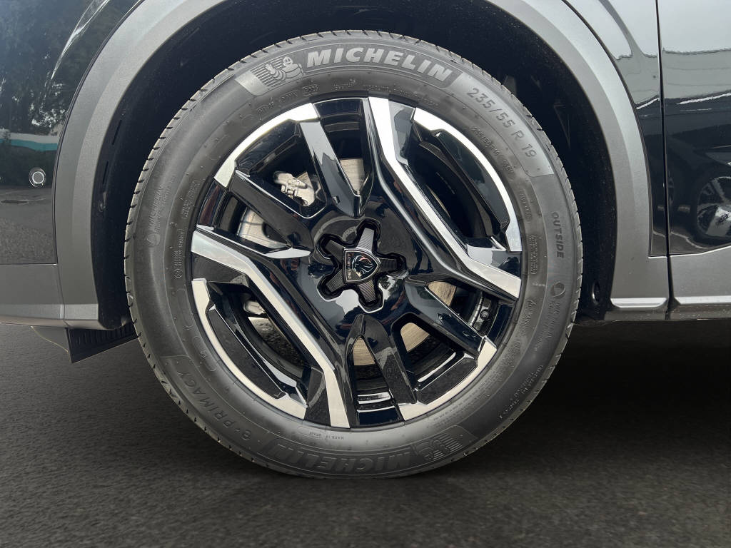 PEUGEOT 3008 1.6 Plug-in Hybrid GT-image-4