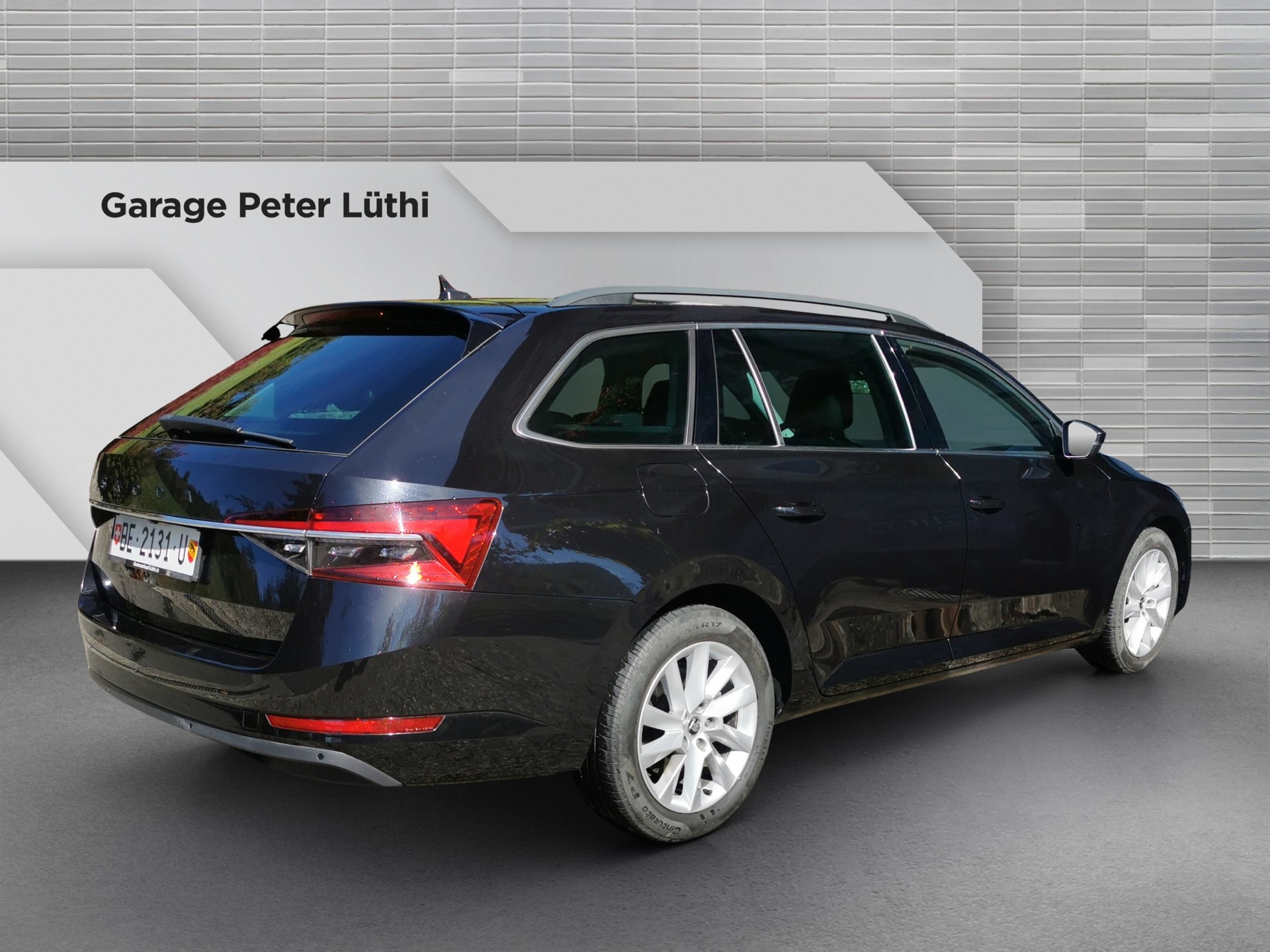 SKODA Superb Combi 2.0 TDi Ambition 4x4 DSG-image-1
