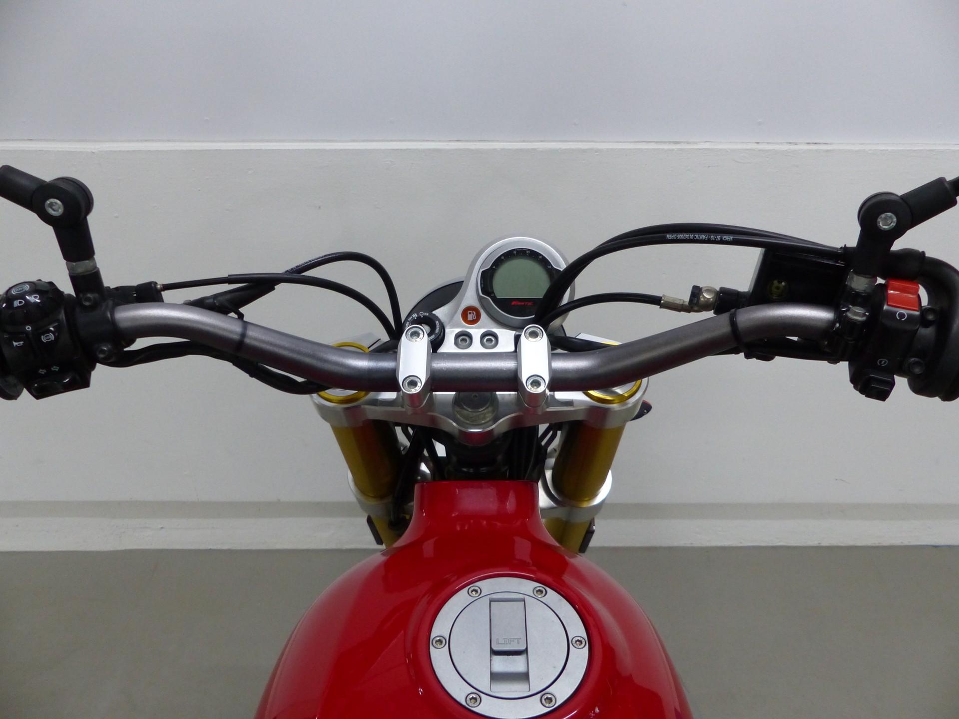 FANTIC Caballero 125 Scrambler ABS-image-8
