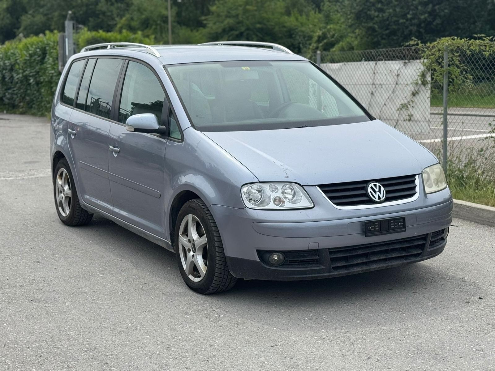 VW Touran 2.0 TDI Highline-image-1