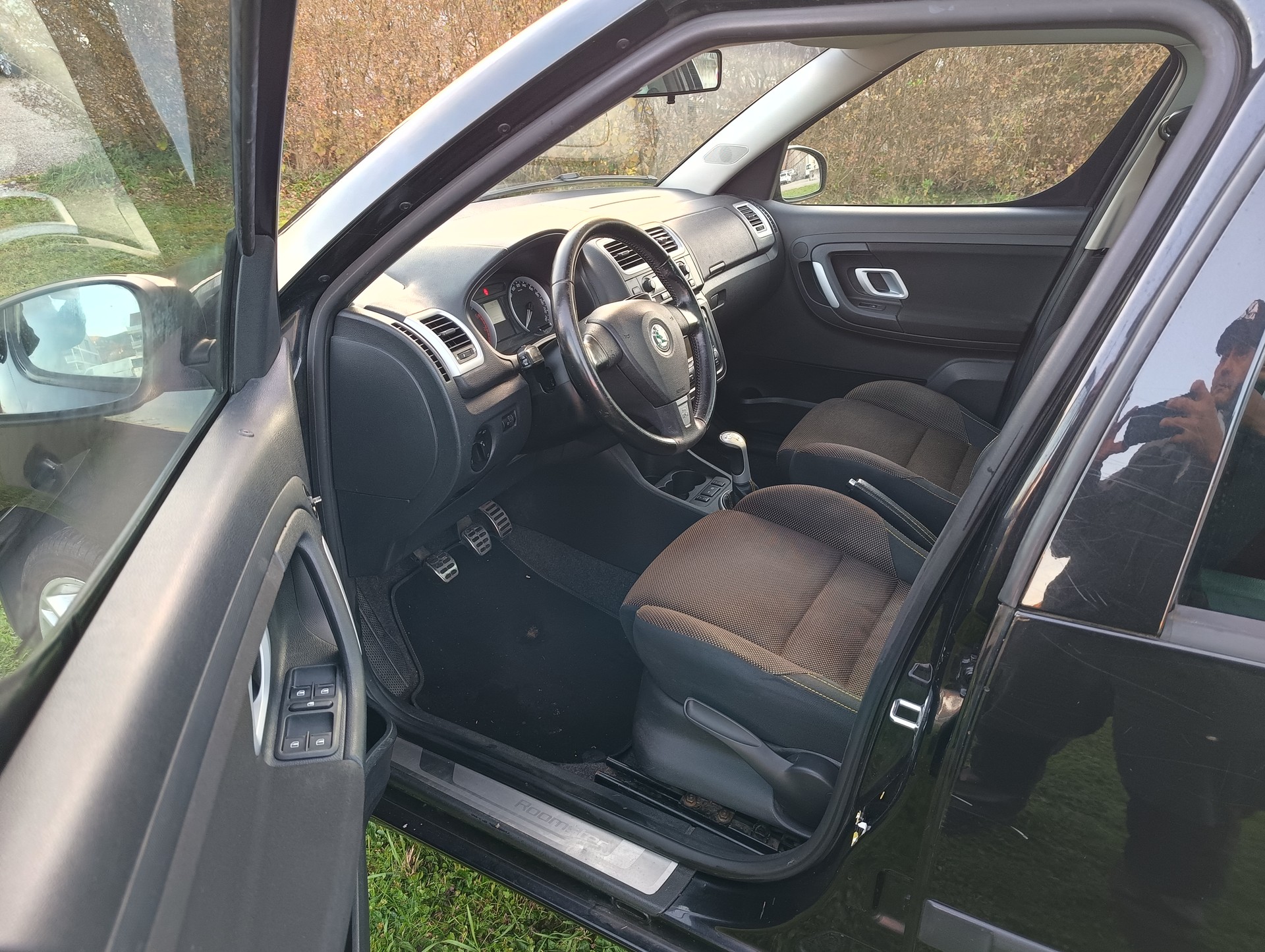 SKODA Roomster 1.6 Style-image-8