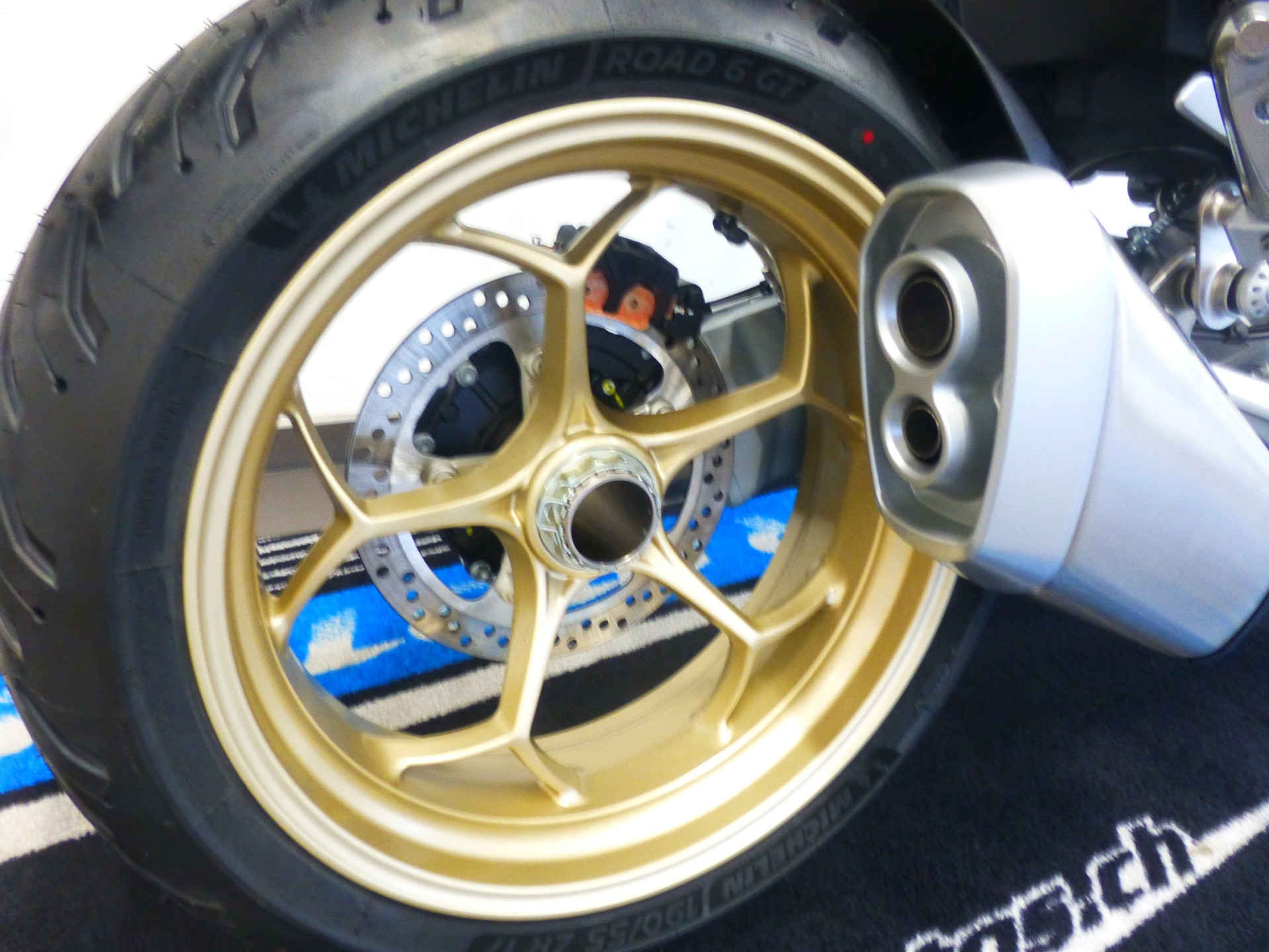 MOTO GUZZI V100 Mandello-image-14