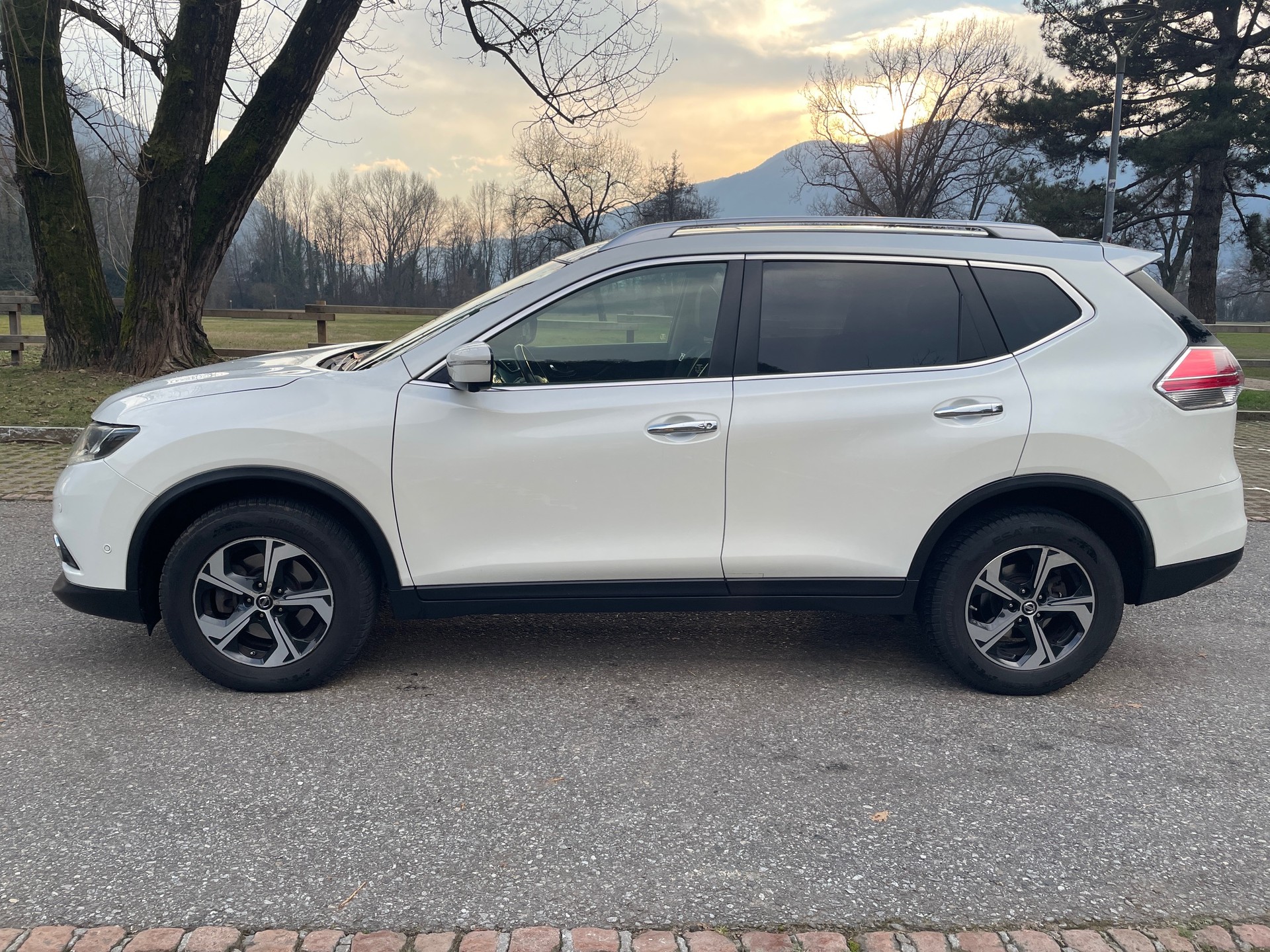 NISSAN X-Trail 2.0 dCi Swiss Ed. Xtronic CVT ALL-MODE 4x4-image-1